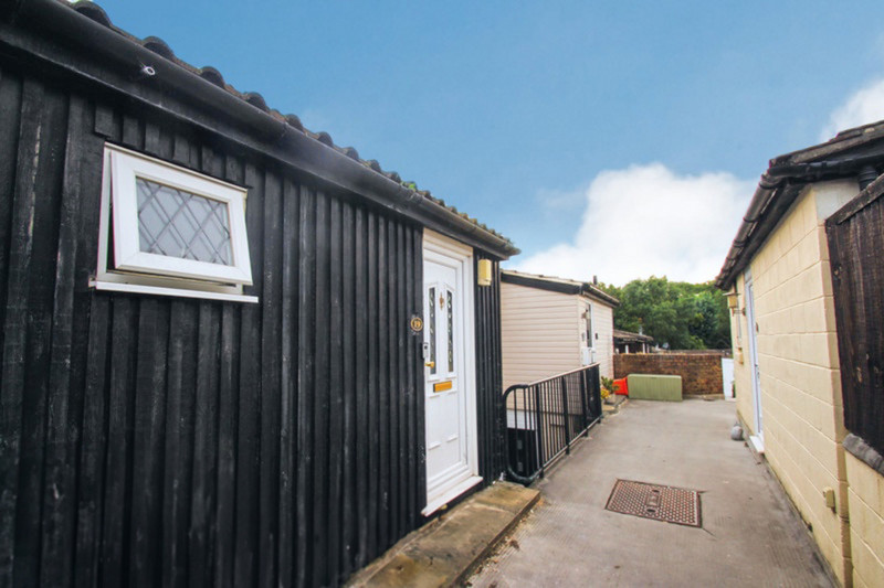 3 bedroom for sale, Whitcroft, Basildon, SS16, photo 3