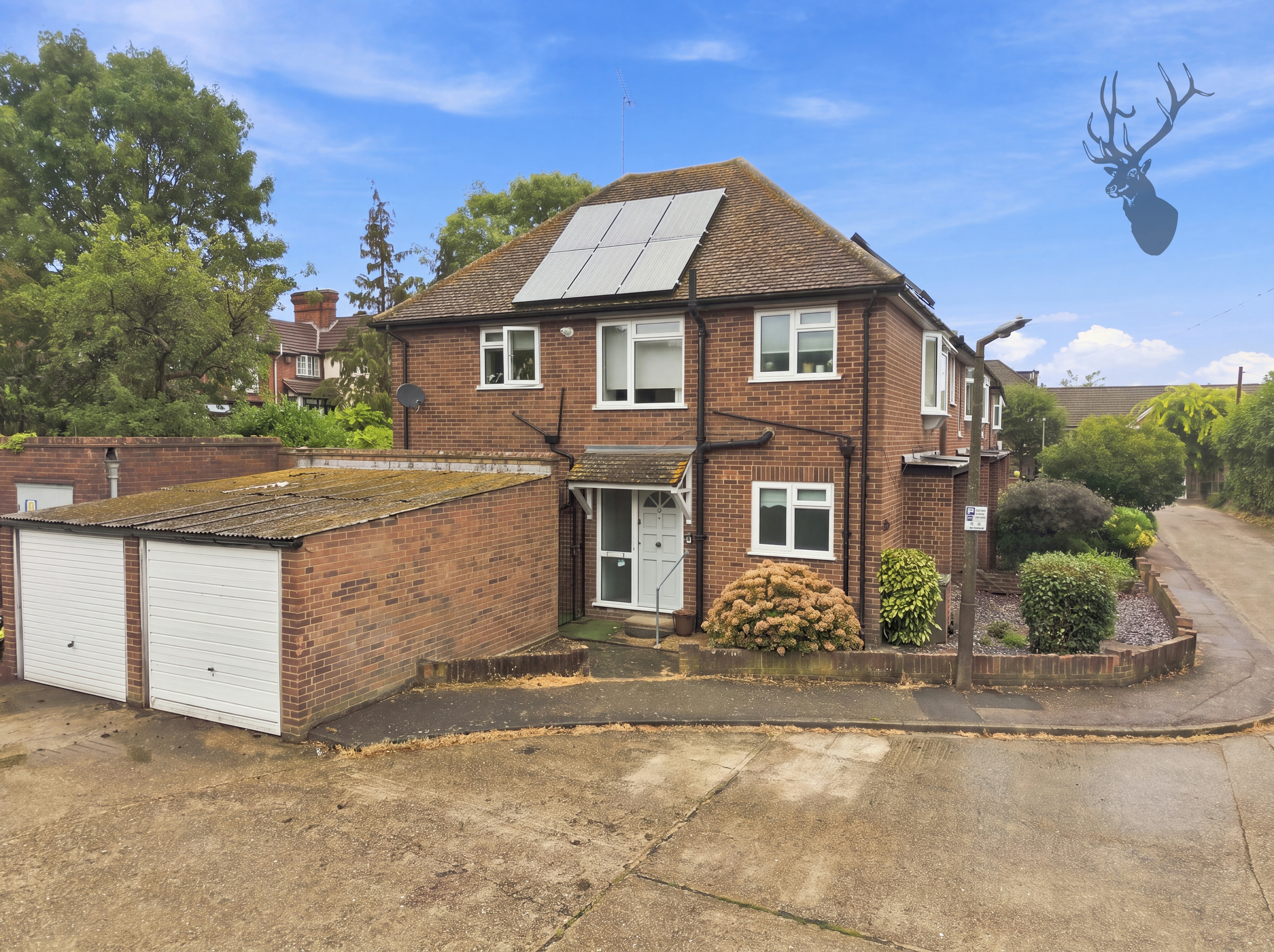 1 bedroom flat for sale, Algers Mead, Loughton, IG10