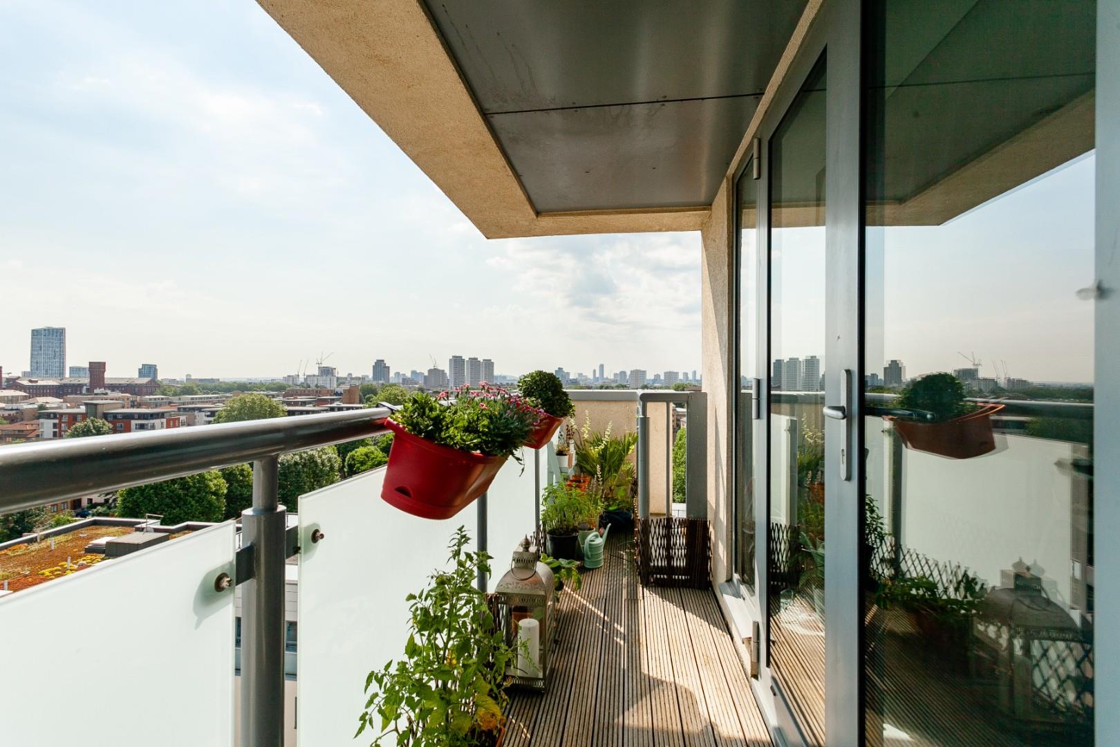 2 bedroom apartment for sale, William Beveridge House, London, E3, photo 1