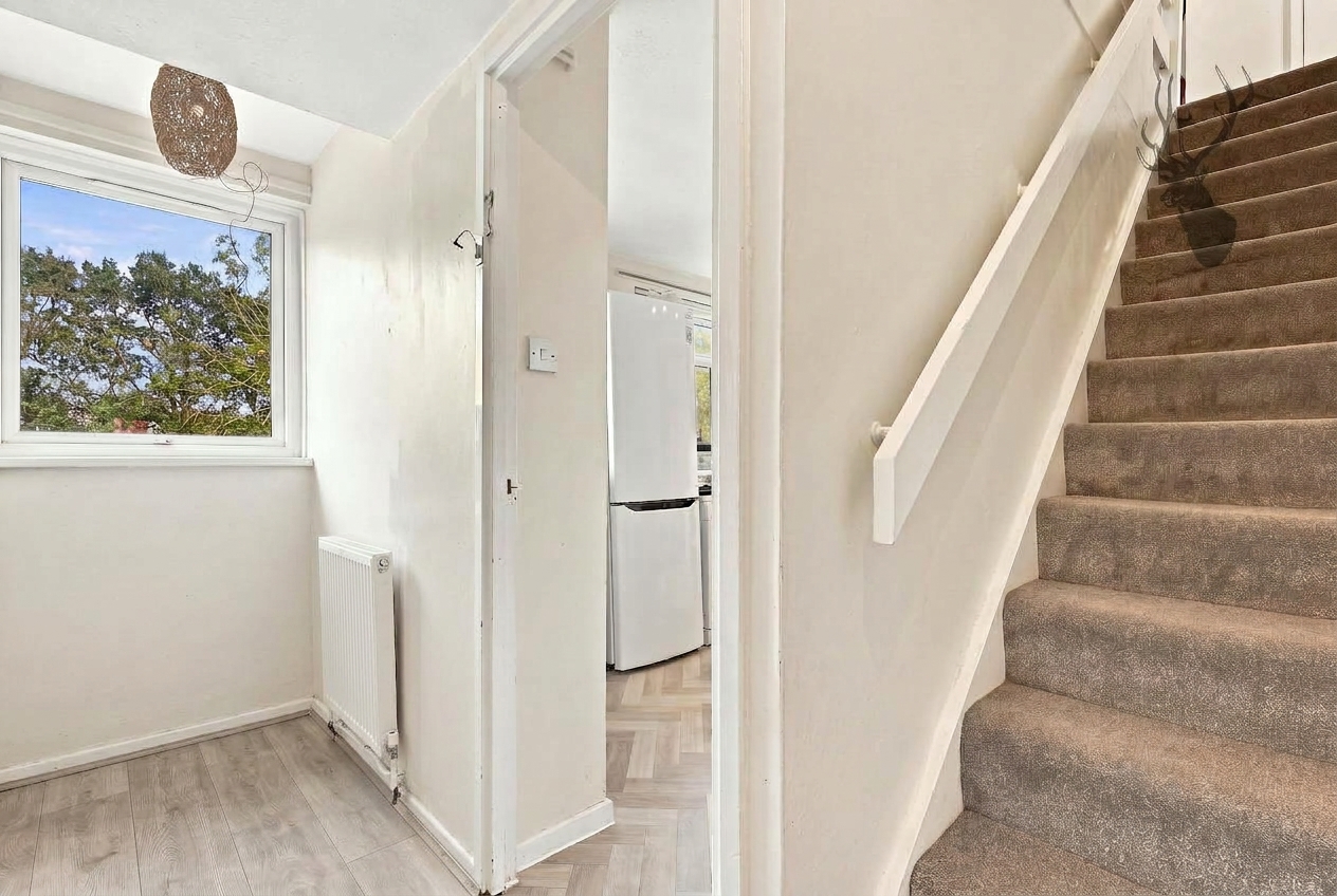2 bedroom flat for sale, Longcroft Rise, Loughton, IG10, photo 6 of 11