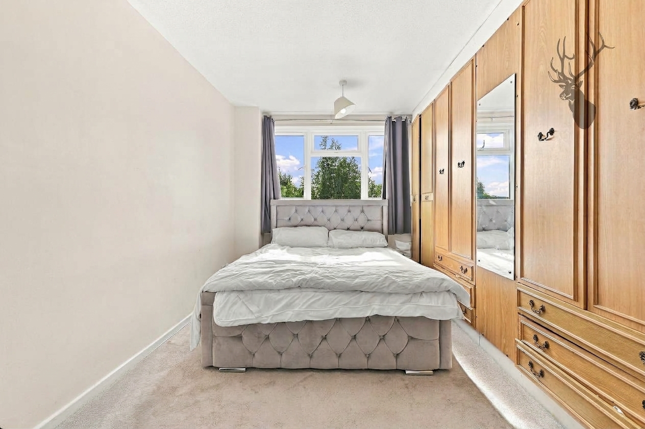 2 bedroom flat for sale, Longcroft Rise, Loughton, IG10, photo 7 of 11