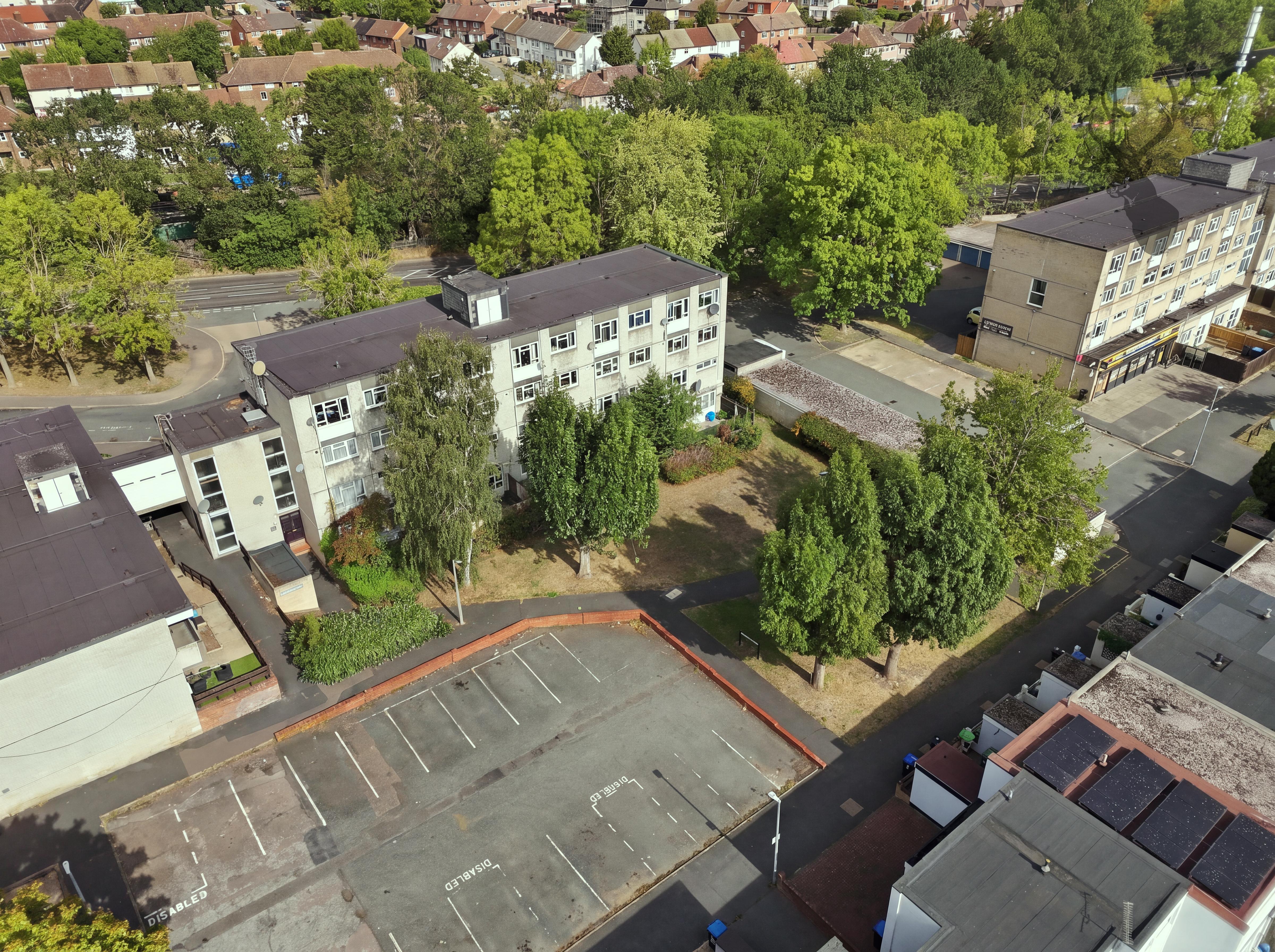 2 bedroom flat for sale, Longcroft Rise, Loughton, IG10, photo 10 of 11