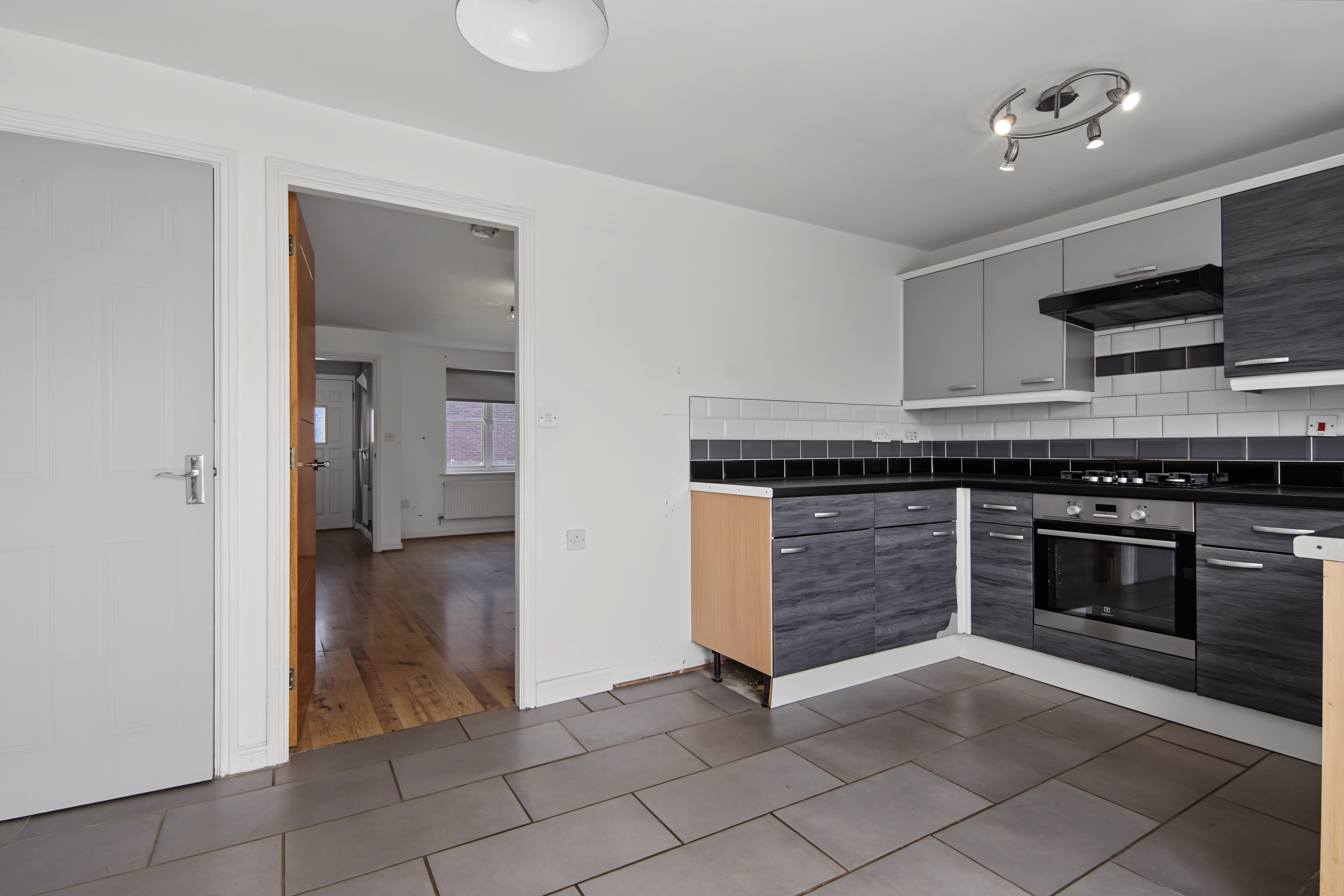 3 bedroom end of terrace house for sale, Reuben Avenue, Nuneaton, CV10, photo 2