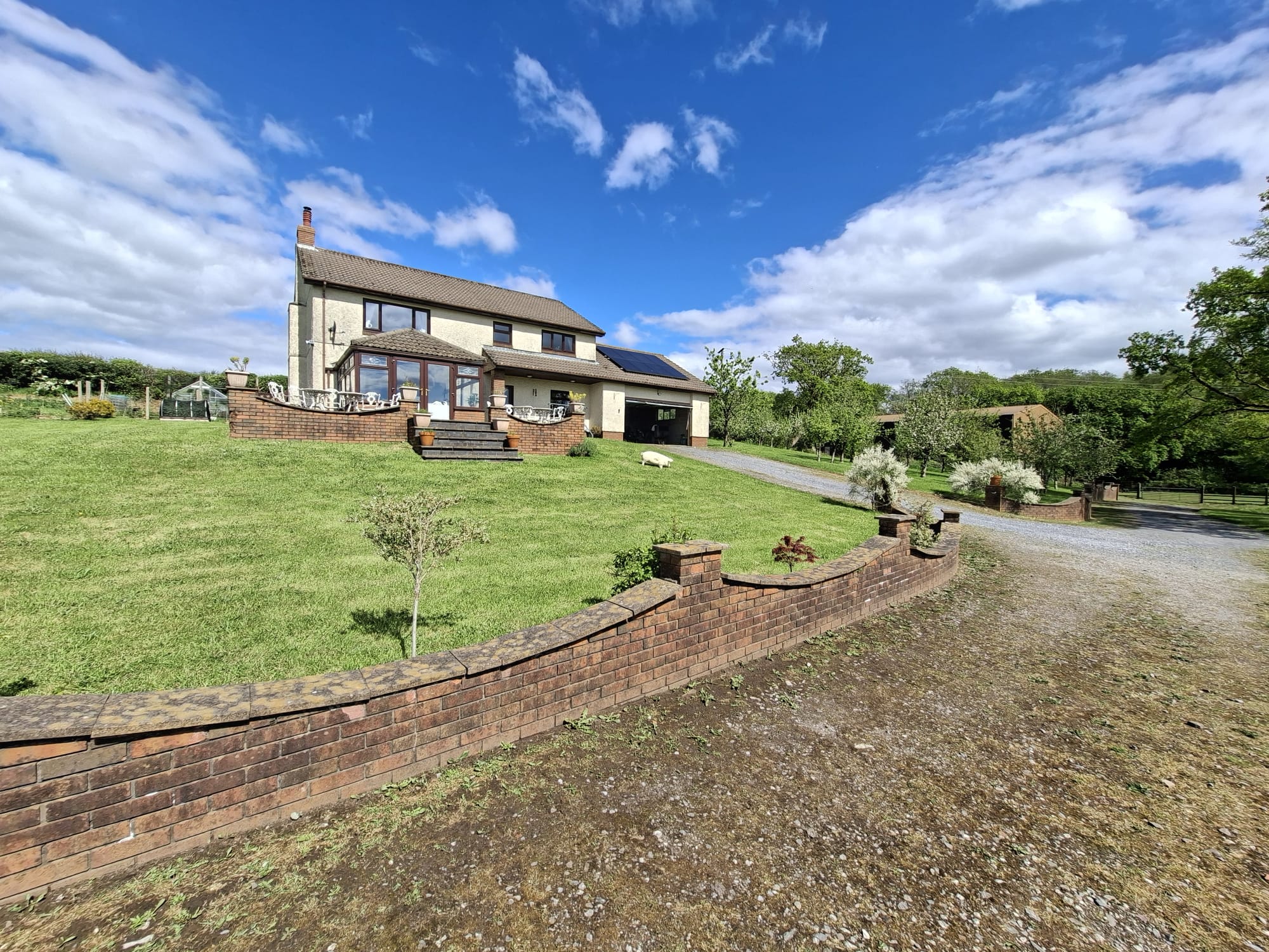 4 bedroom detached house for sale, Waun Goch Heol Ddu, Ammanford, SA18