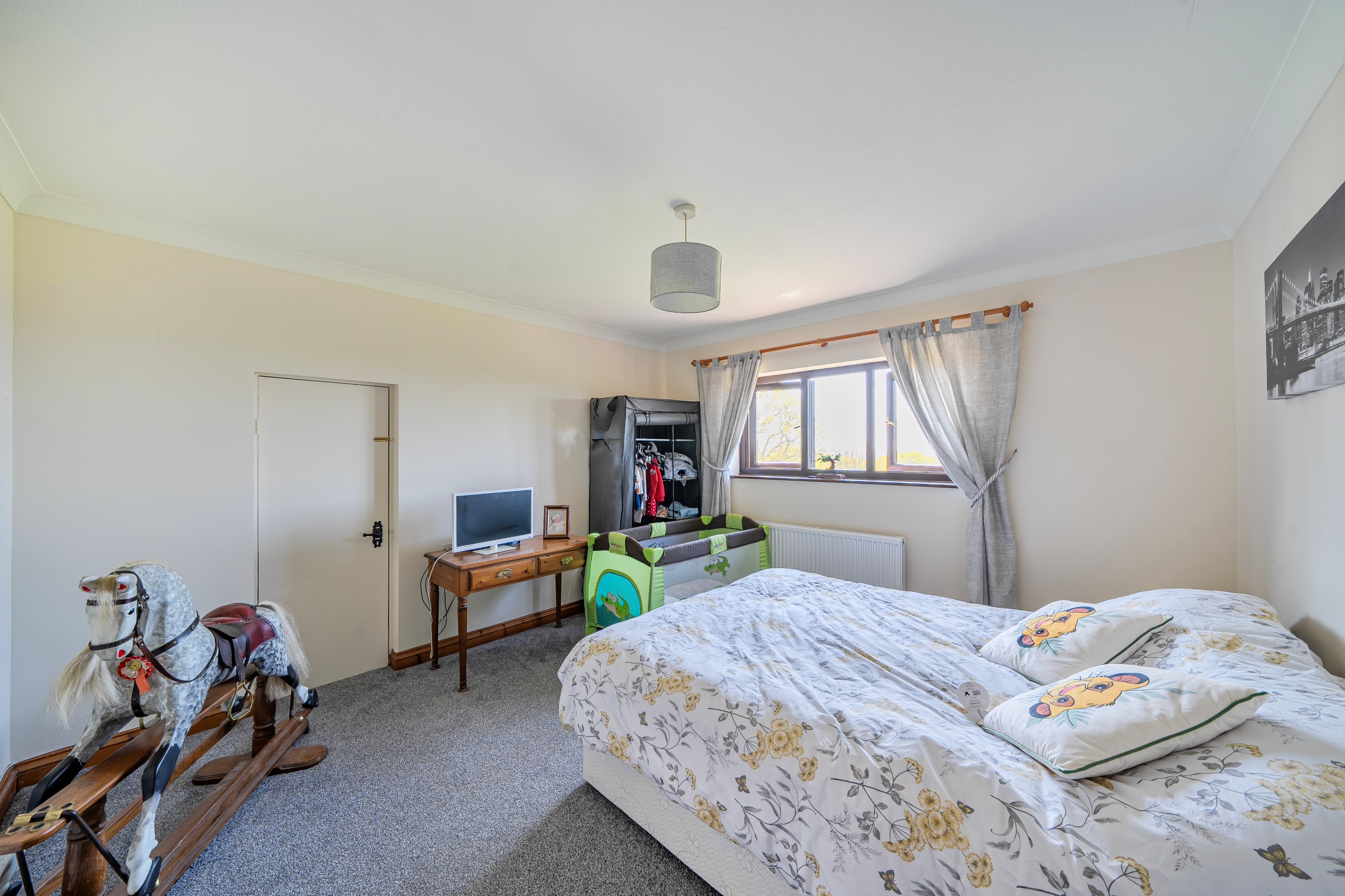 4 bedroom detached house for sale, Waun Goch Heol Ddu, Ammanford, SA18