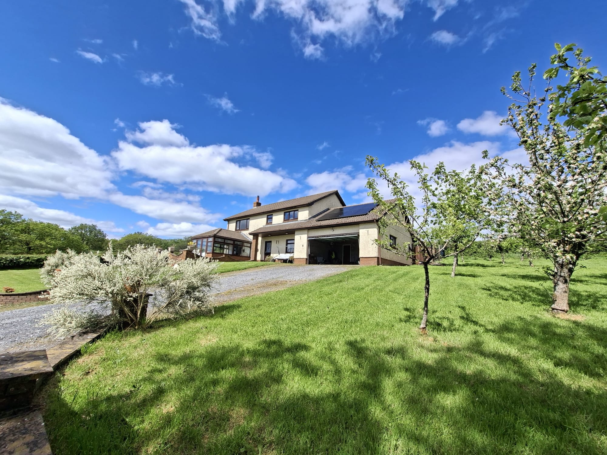 4 bedroom detached house for sale, Waun Goch Heol Ddu, Ammanford, SA18