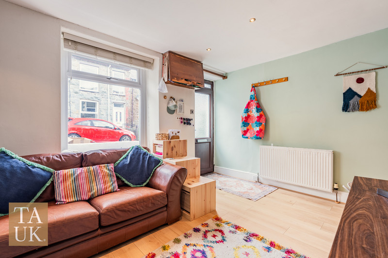 2 bedroom for sale, Newton Street, Caernarfon, LL55, photo 5