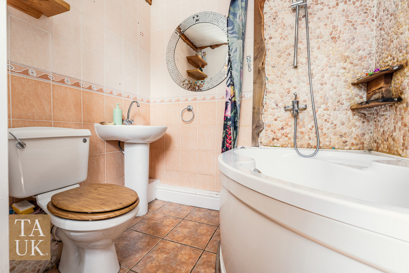 2 bedroom for sale, Newton Street, Caernarfon, LL55, photo 6 of 14