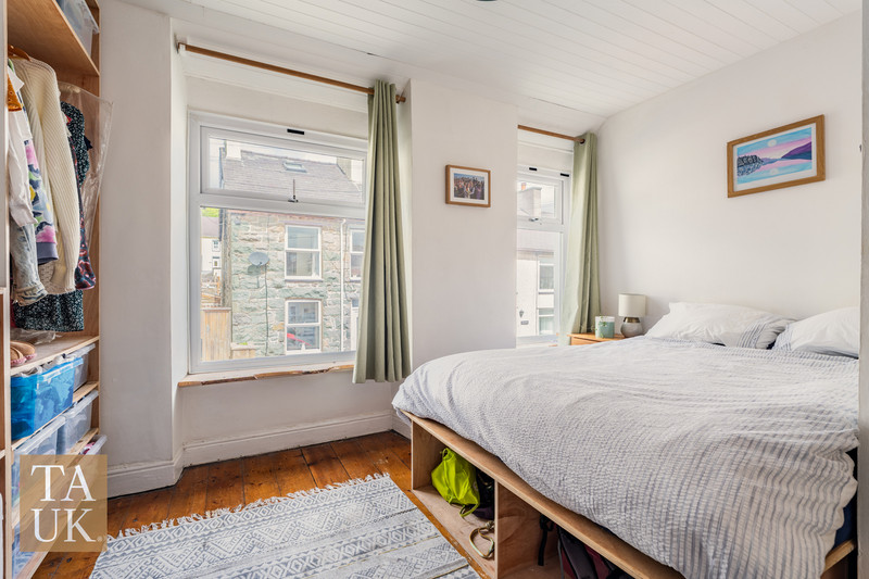 2 bedroom for sale, Newton Street, Caernarfon, LL55, photo 9 of 14