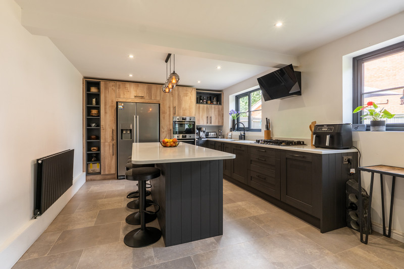 5 bedroom for sale, Cole Close, Andover, SP10, photo 3