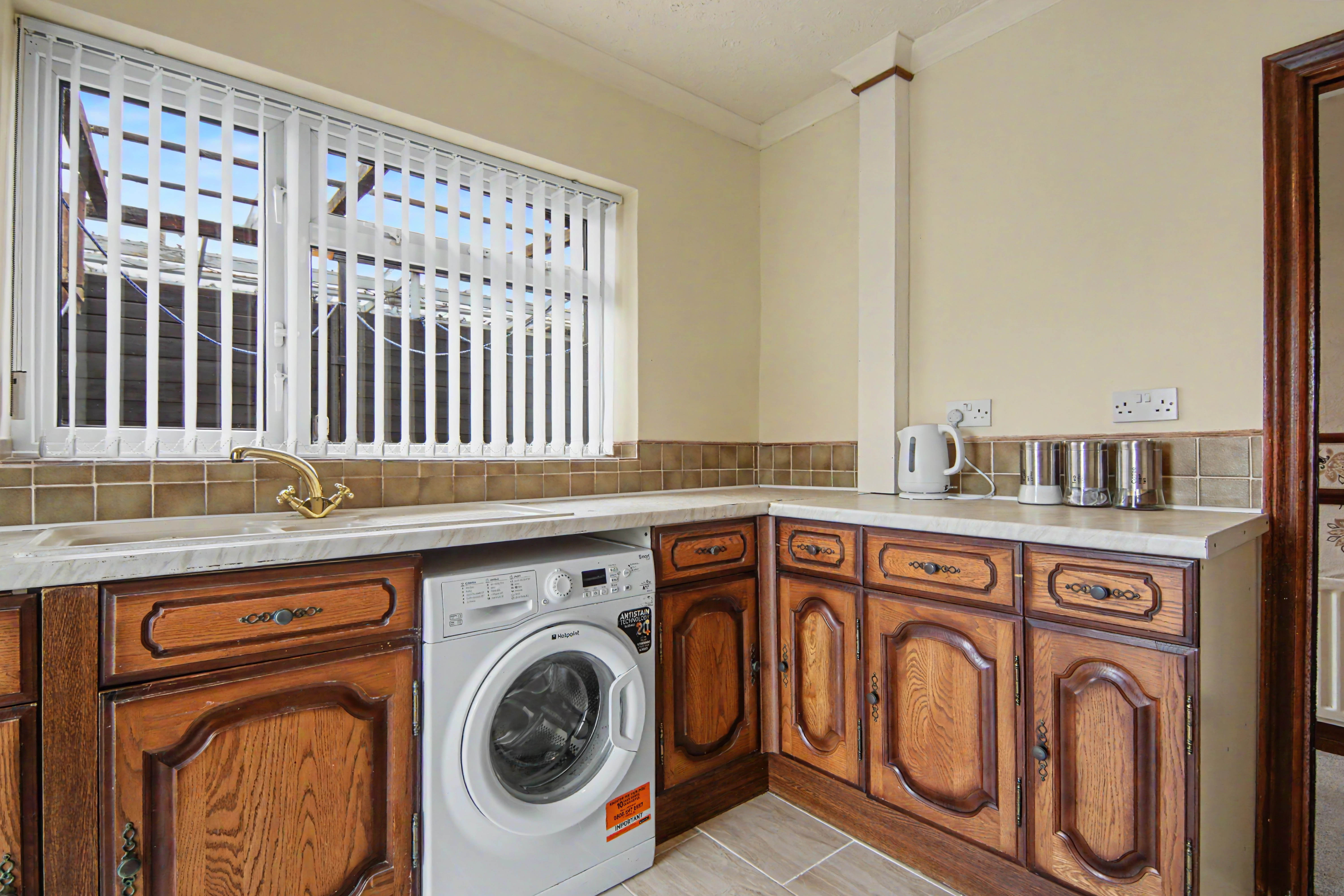 2 bedroom semi detached bungalow for sale, Kingsley Crescent, Bedworth, CV12, photo 2