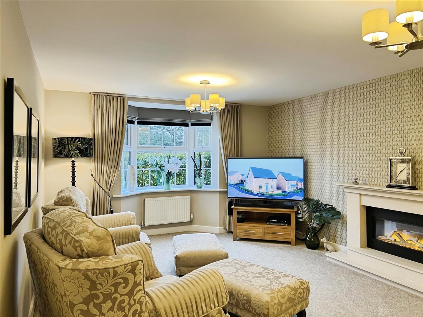 4 bedroom house for sale, Yew Crescent, Congleton, CW12, photo 2
