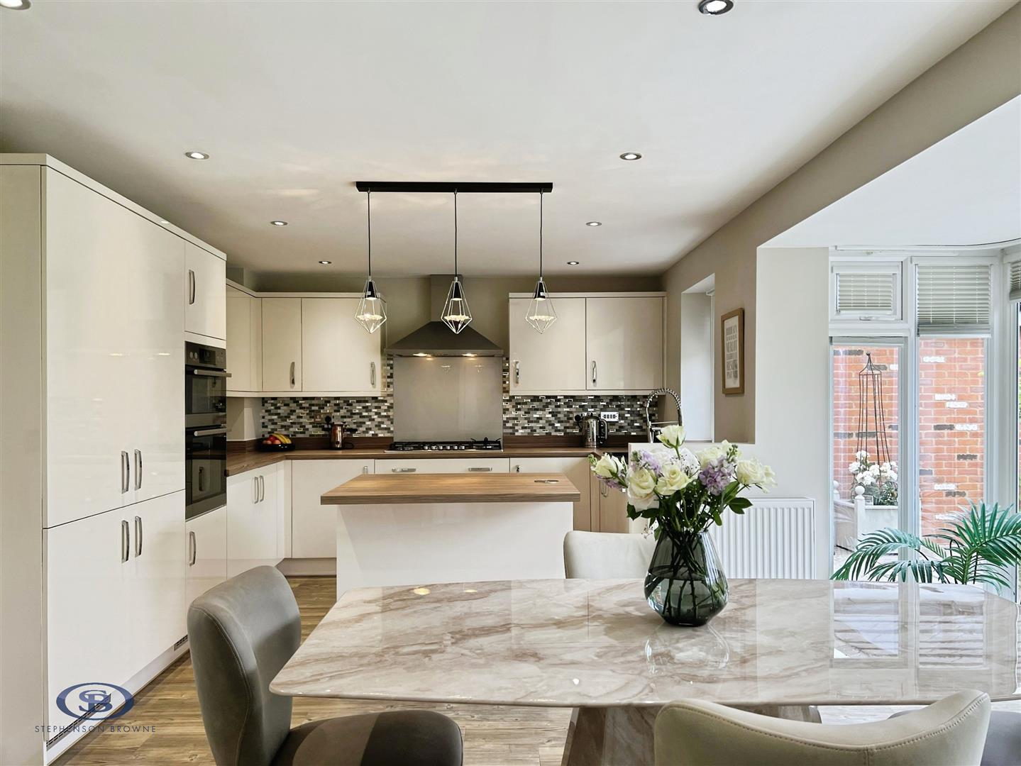 4 bedroom house for sale, Yew Crescent, Congleton, CW12, photo 3