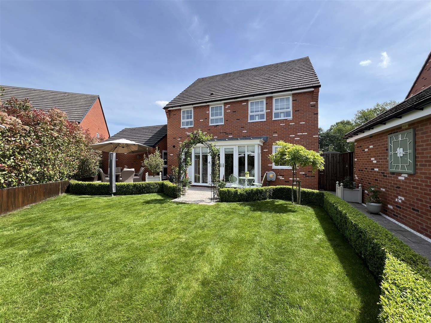 4 bedroom house for sale, Yew Crescent, Congleton, CW12, photo 4