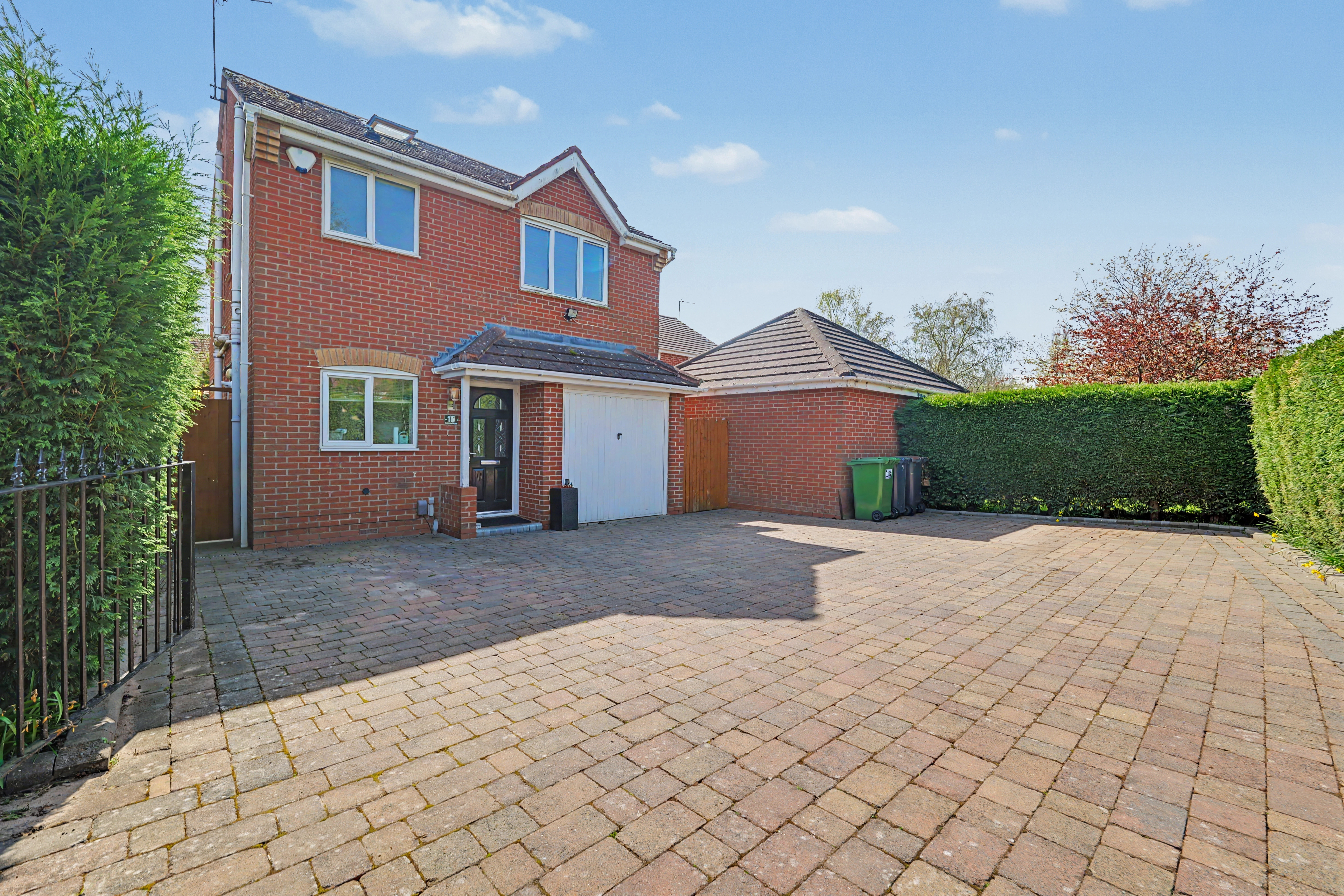 4 bedroom detached house for sale, Pebblebrook Way, Bedworth, CV12