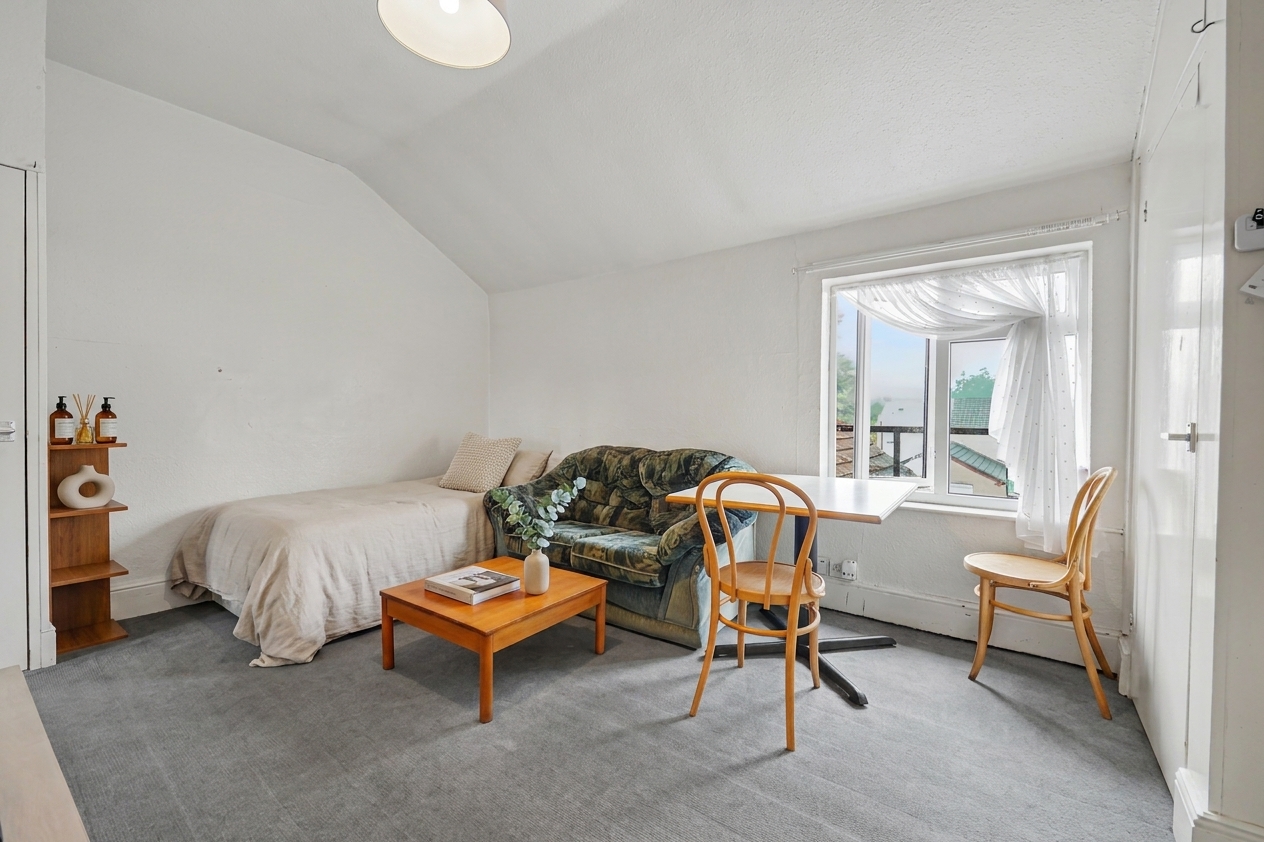6 bedroom mid-terraced house for sale, Middleborough Road, Coventry, CV1