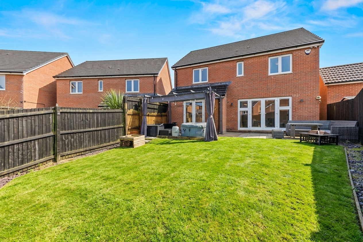 4 bedroom detached house for sale, Harlech Road, Cardiff, CF5, photo 2