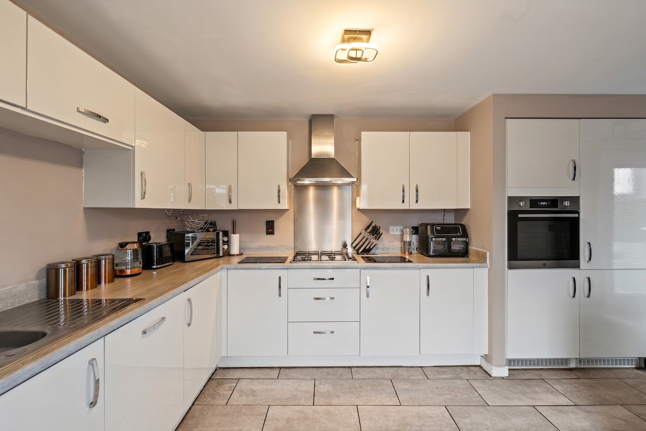 4 bedroom detached house for sale, Harlech Road, Cardiff, CF5, photo 6 of 20