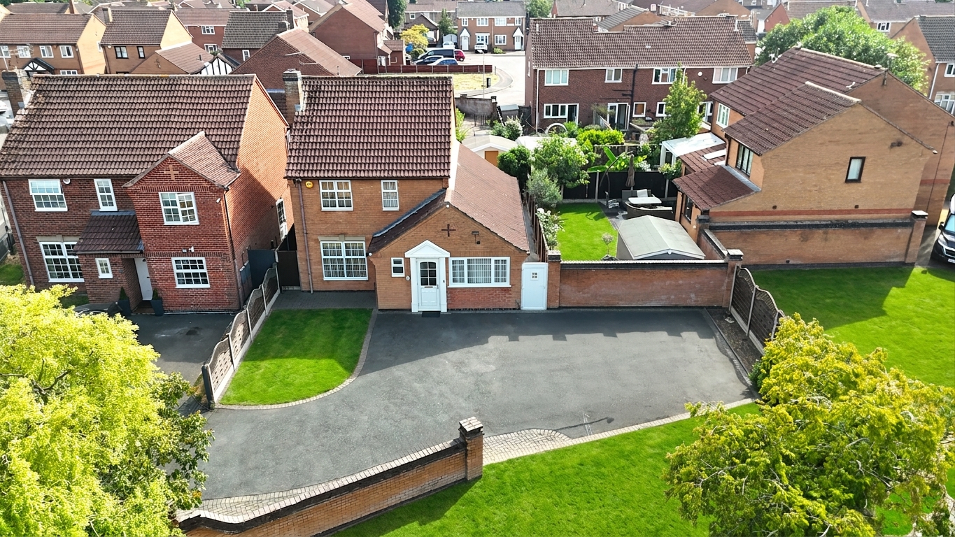 4 bedroom detached house for sale, Meadowsweet Road, Leicester, LE5