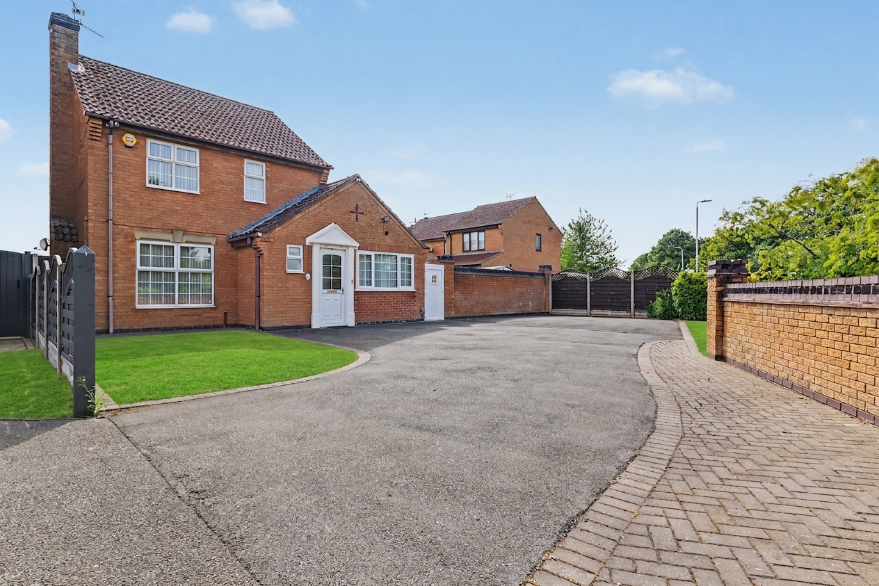 4 bedroom detached house for sale, Meadowsweet Road, Leicester, LE5