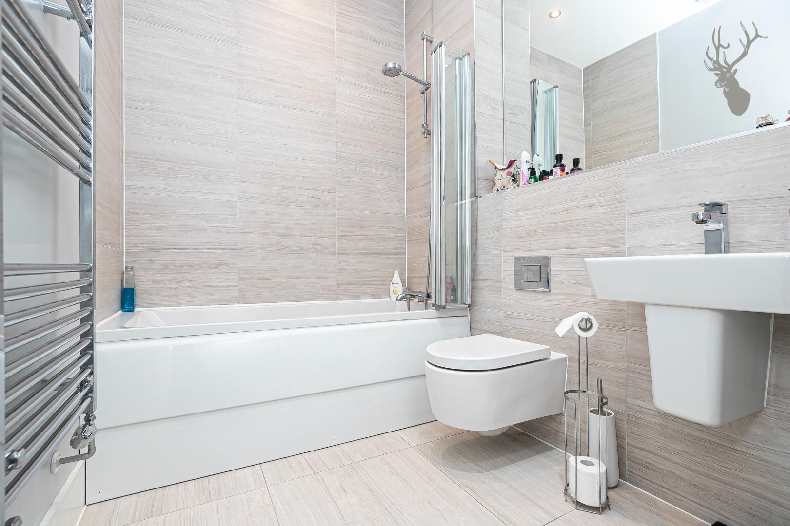 2 bedroom flat for sale, Cobalt Place, Loughton, IG10, photo 13 of 15