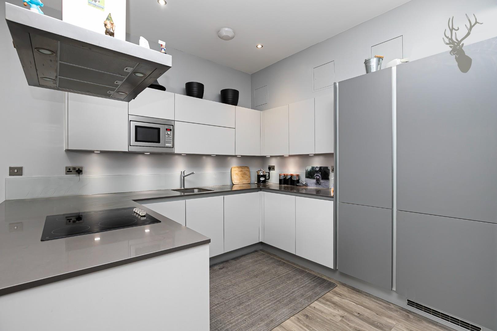 2 bedroom flat for sale, Cobalt Place, Loughton, IG10, photo 5