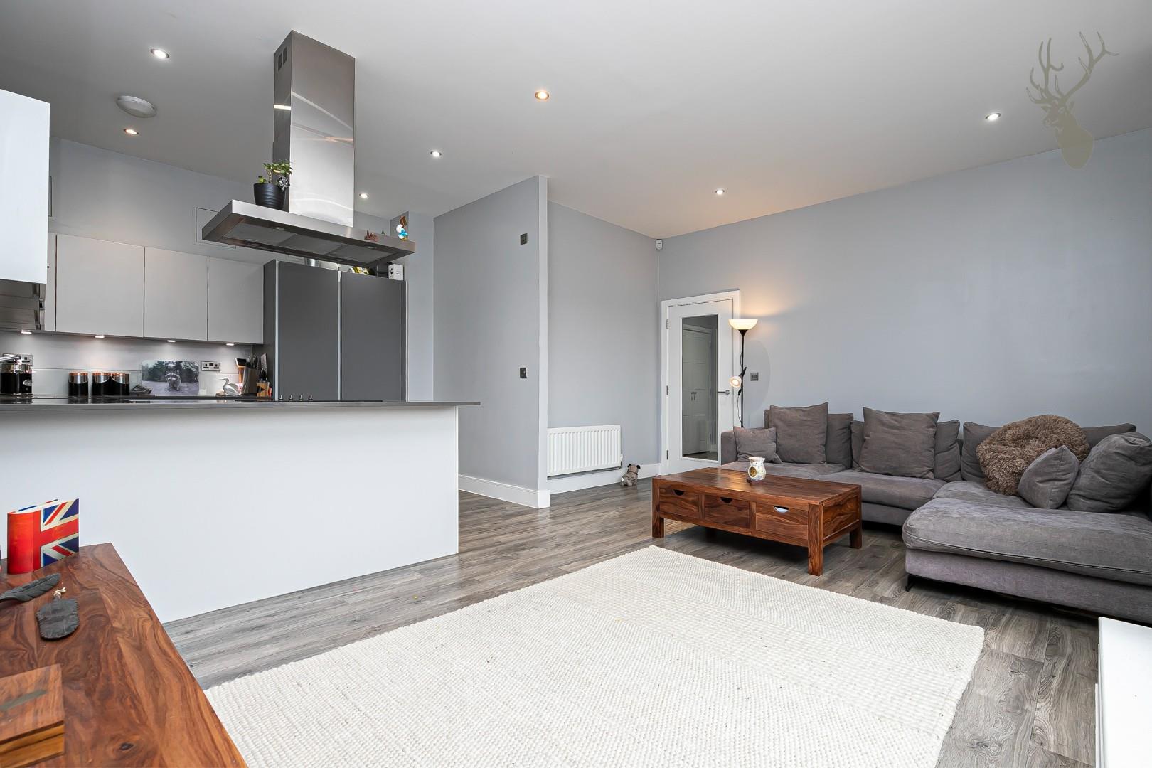 2 bedroom flat for sale, Cobalt Place, Loughton, IG10, photo 7 of 15