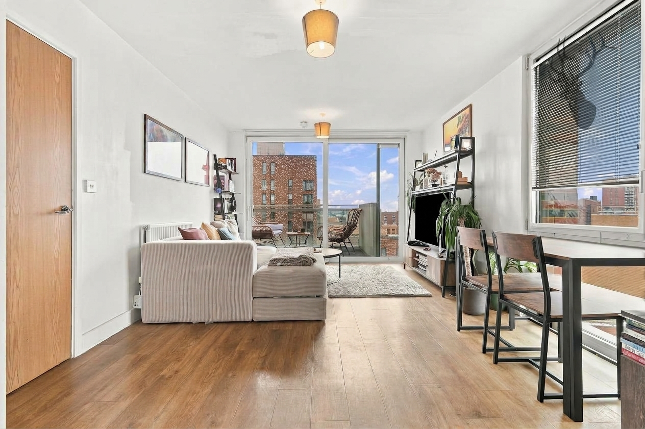 2 bedroom flat for sale, Devons Road, London, E3