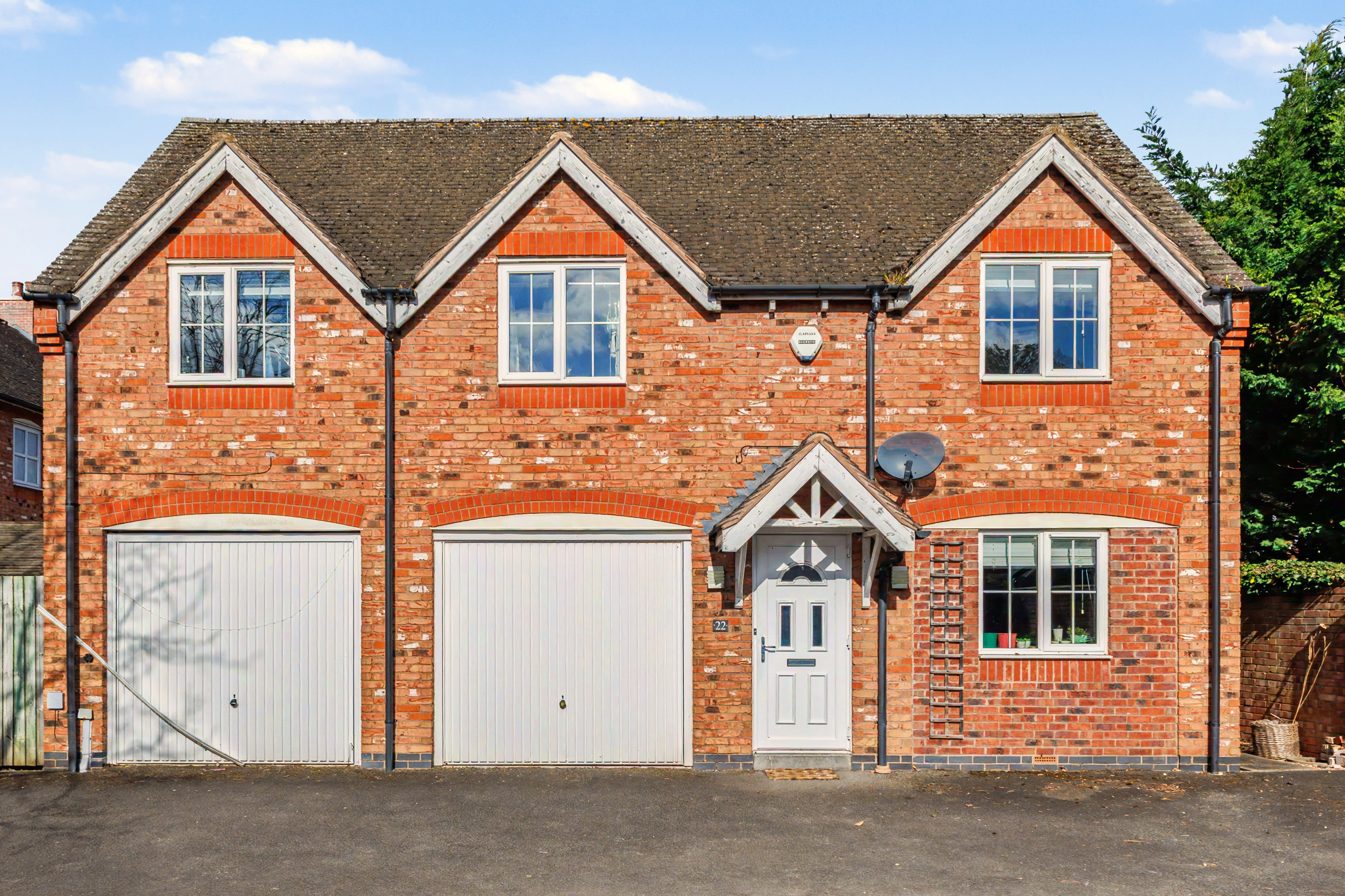 3 bedroom detached house for sale, Huntington Court Lowes Lane, Warwick, CV35