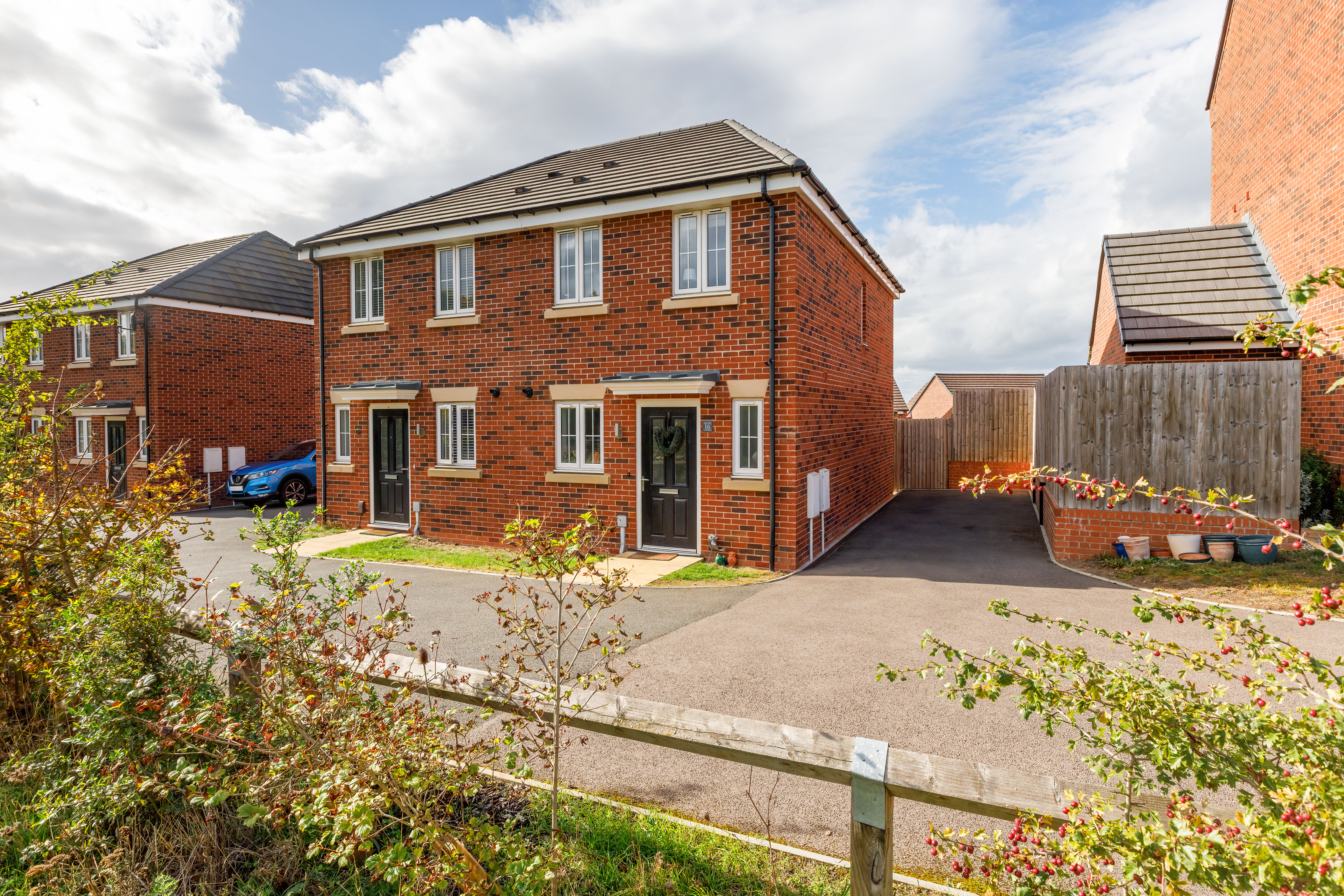 2 bedroom semi detached house for sale, Roseacre Gardens, Warwick, CV34