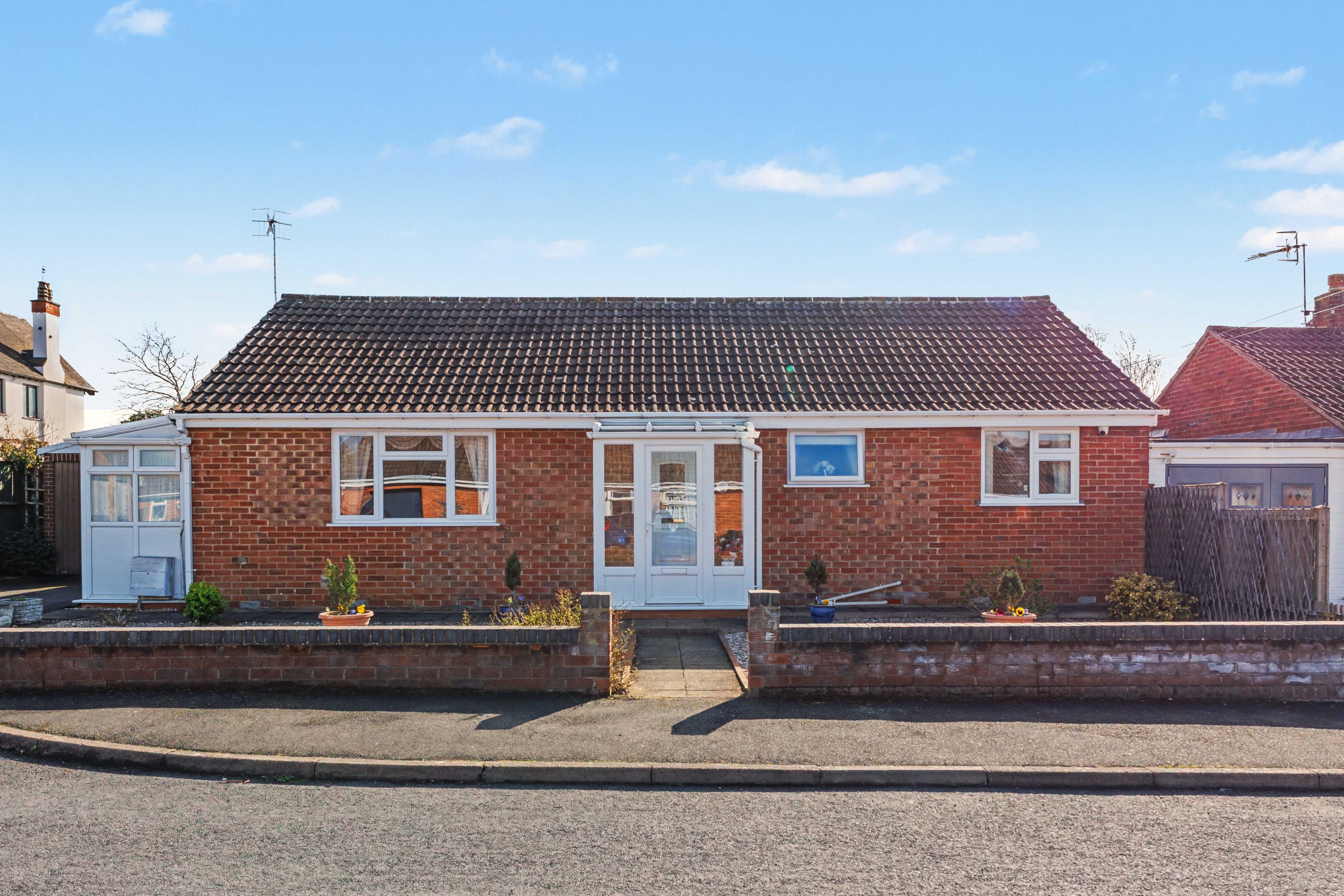3 bedroom detached bungalow for sale, Overbrook, Evesham, WR11