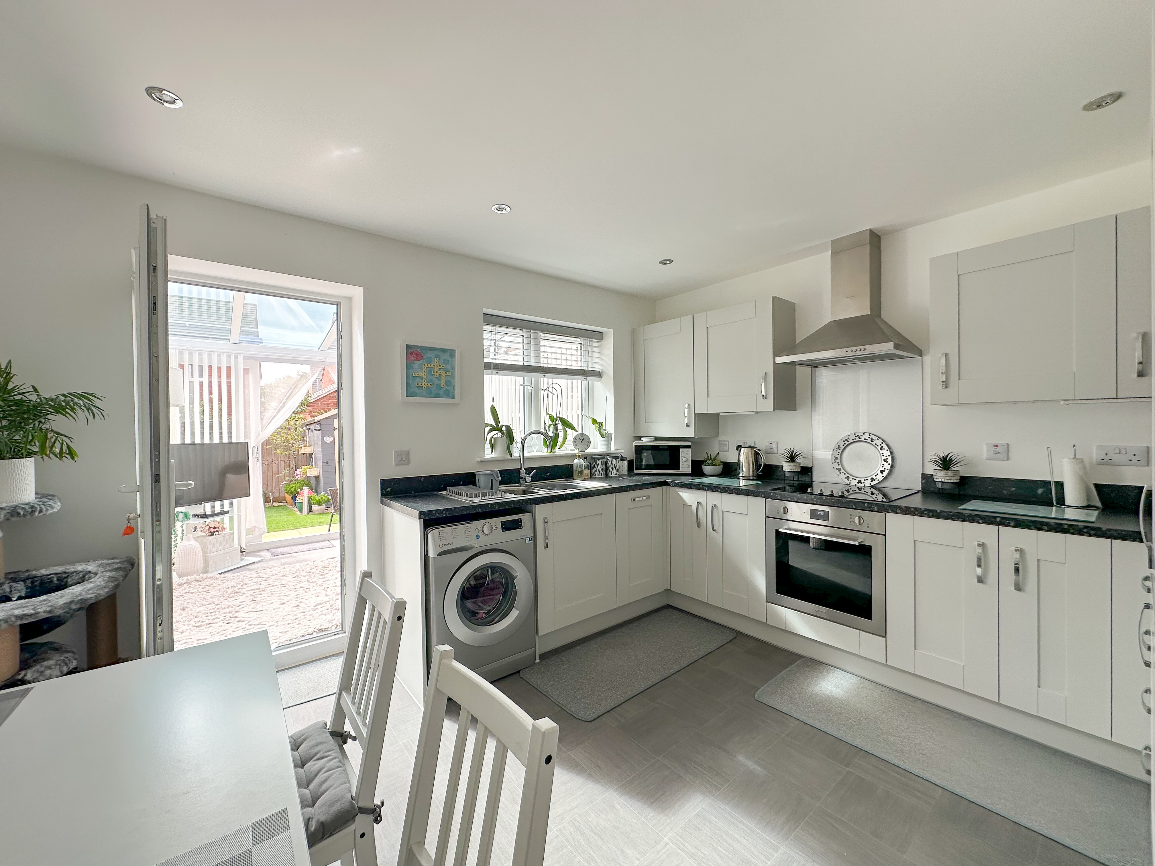 2 bedroom semi detached house for sale, Thomas Avenue, Market Harborough, LE16