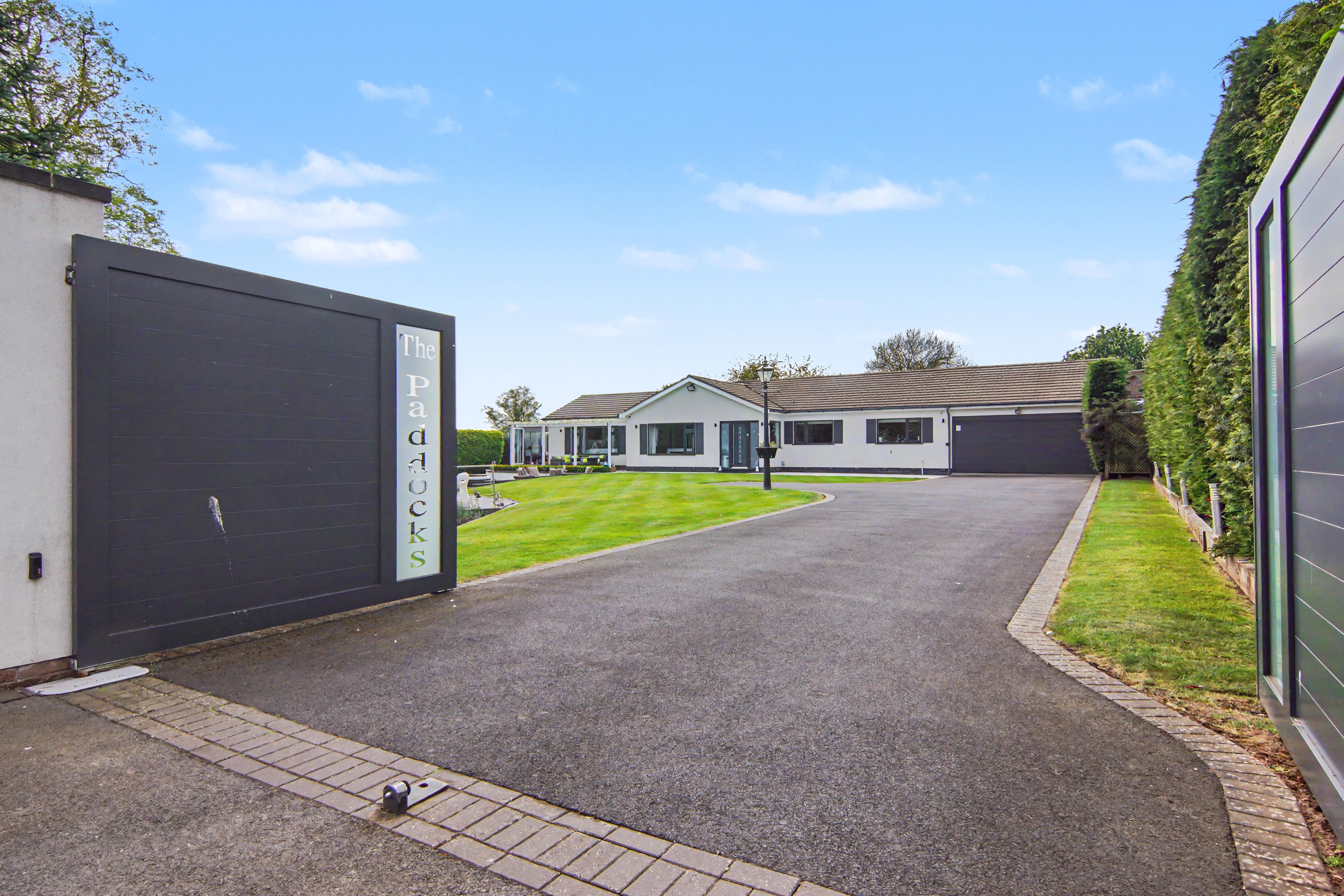 5 bedroom detached bungalow for sale, The Paddocks, Coventry, CV7, photo 2