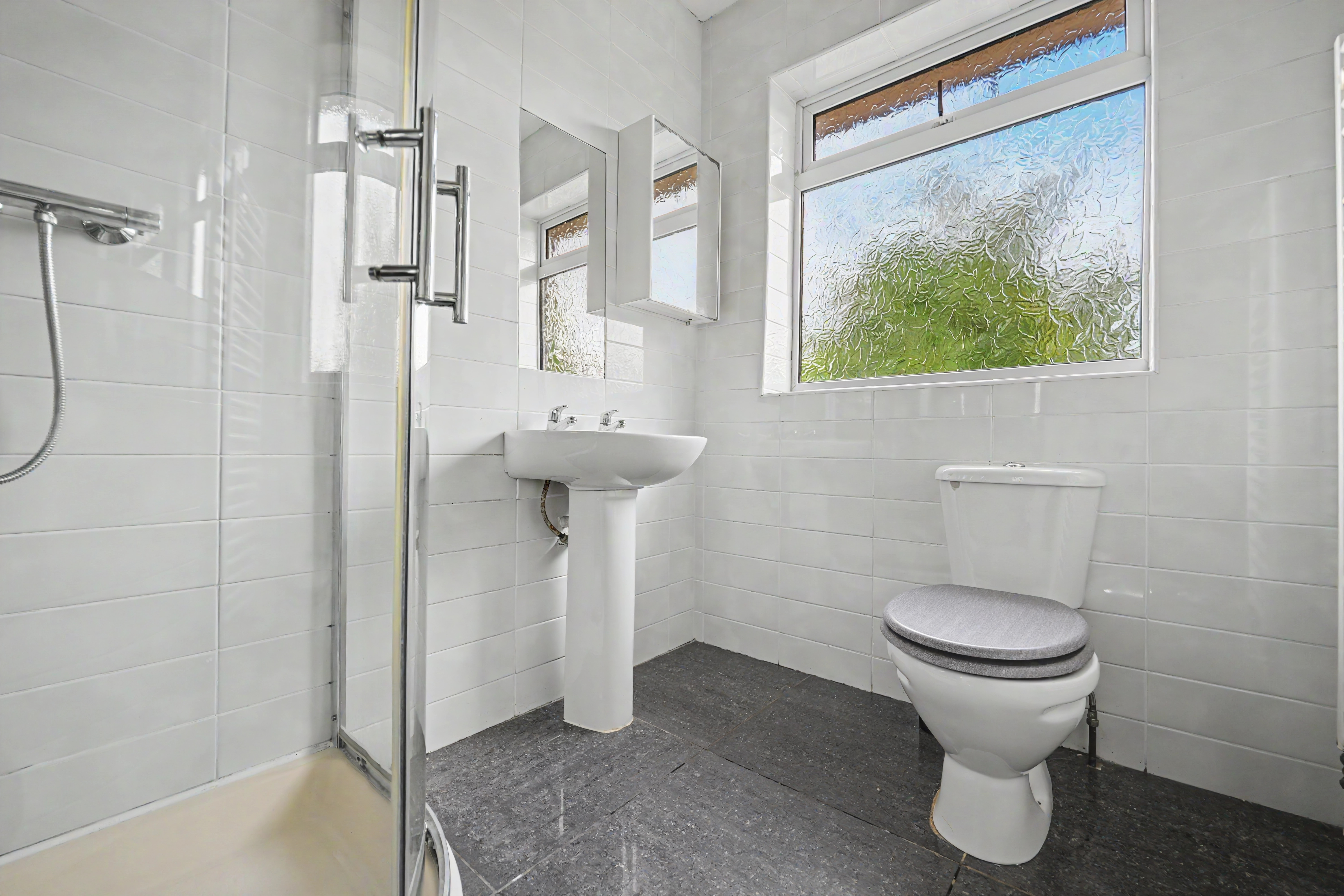3 bedroom semi detached house for sale, Turner Avenue, Loughborough, LE11