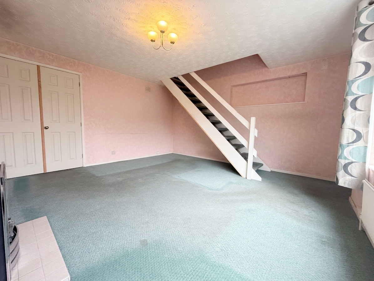 4 bedroom semi detached house for sale, Kinross Crescent, Loughborough, LE11
