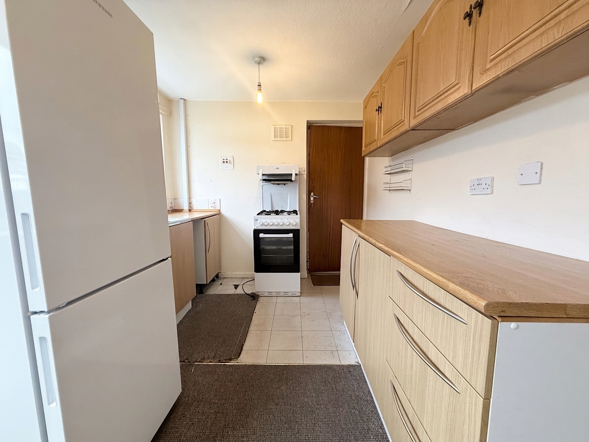 4 bedroom semi detached house for sale, Kinross Crescent, Loughborough, LE11