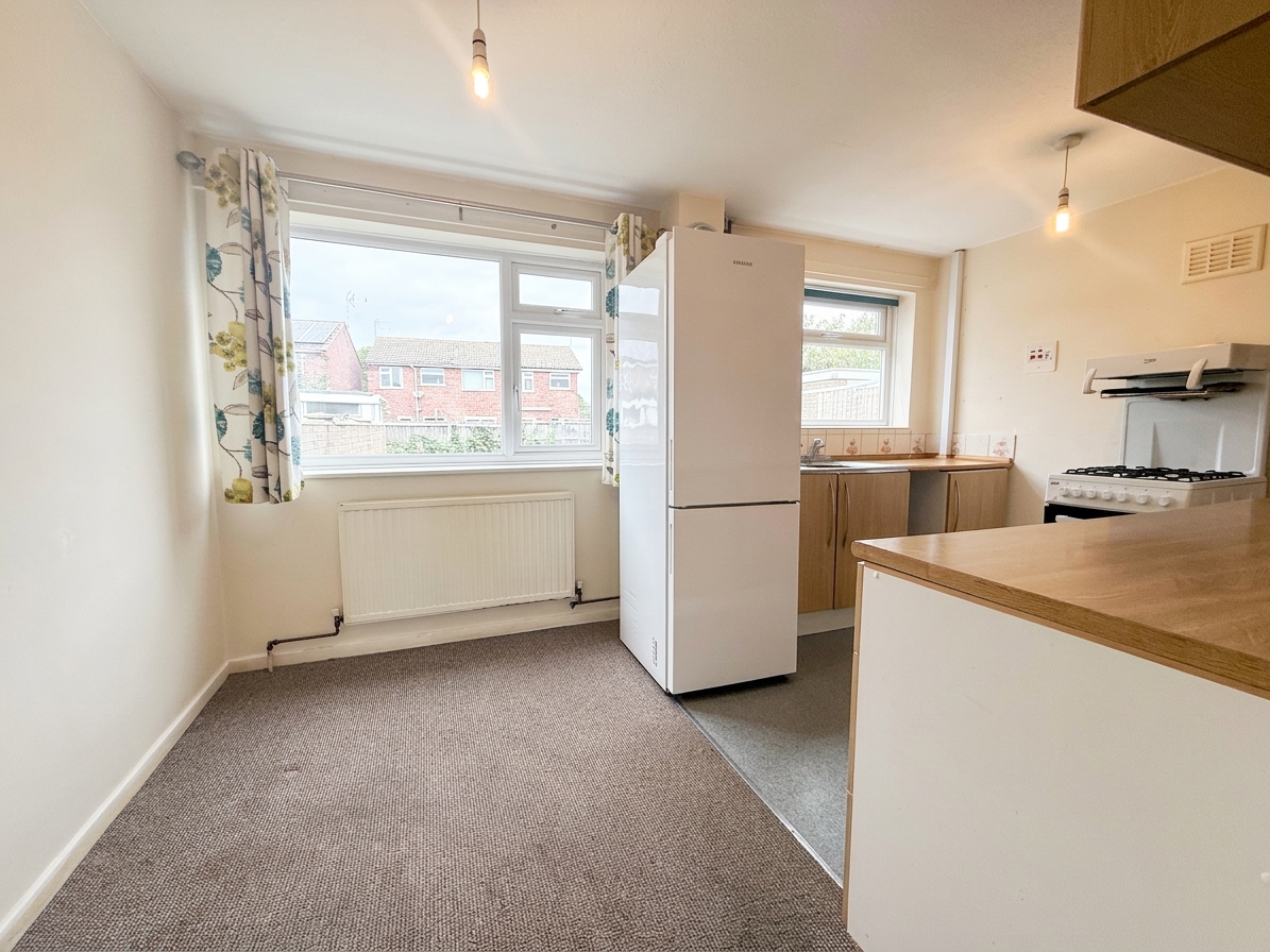 4 bedroom semi detached house for sale, Kinross Crescent, Loughborough, LE11