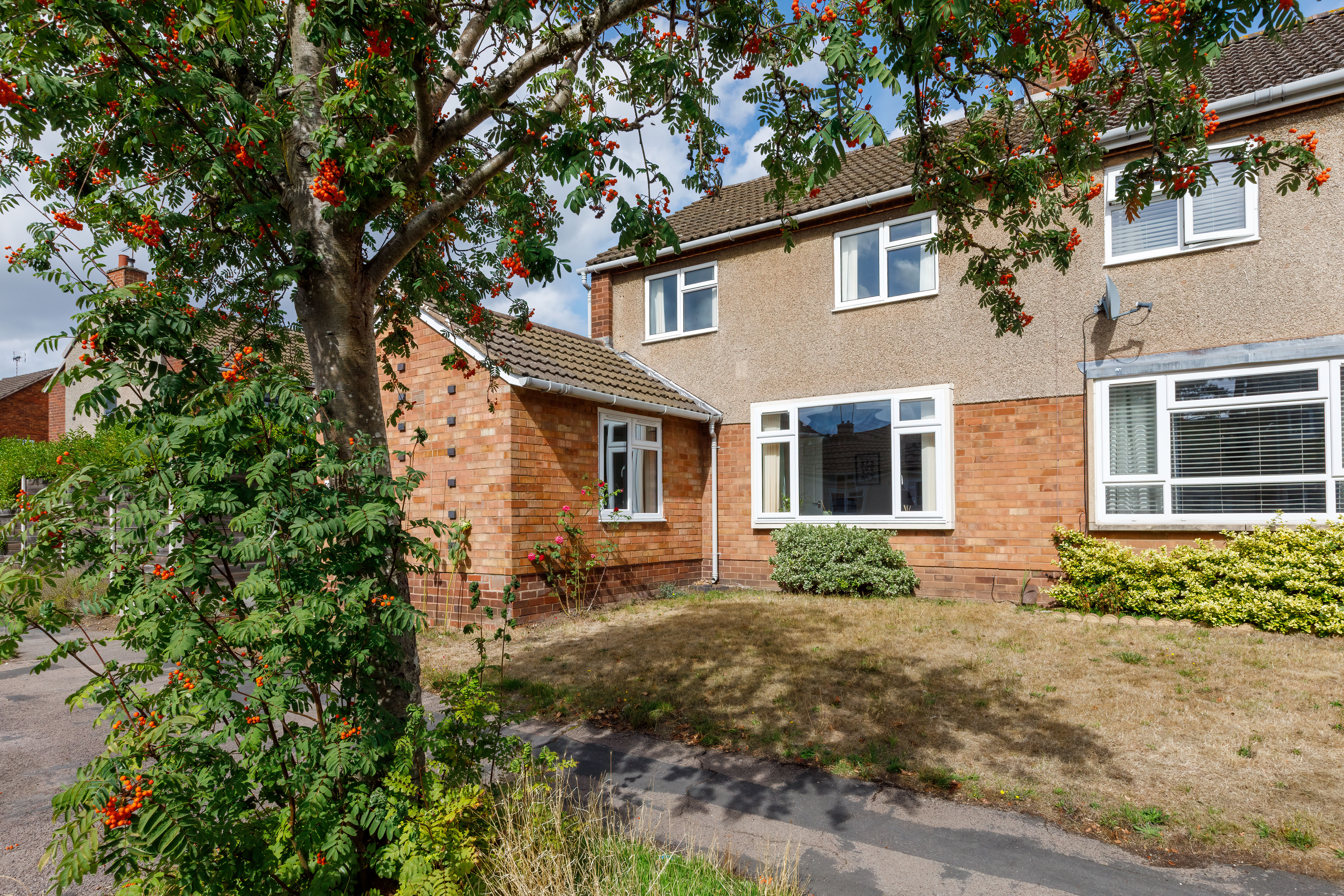 4 bedroom semi detached house for sale, Chesford Crescent, Warwick, CV34