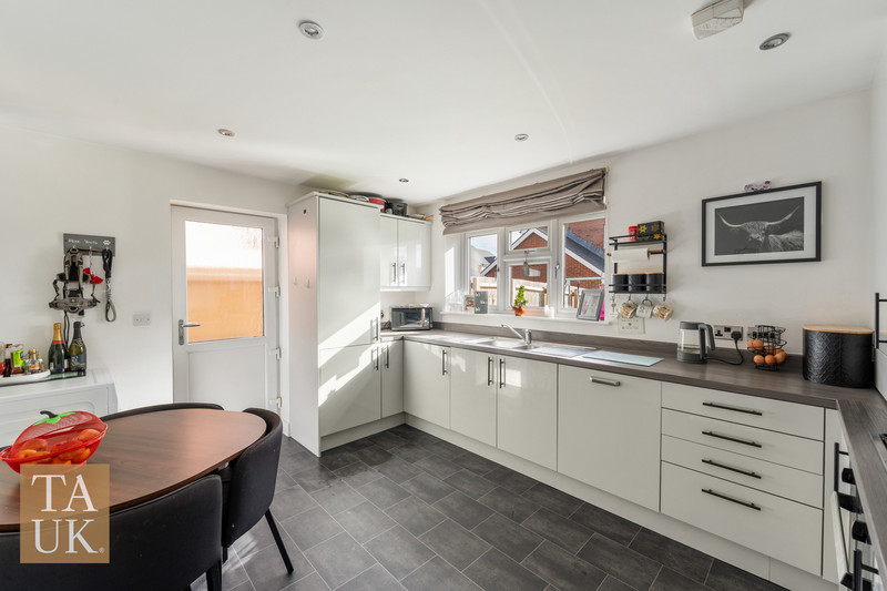 3 bedroom for sale, Gwel Y Llan, Caernarfon, LL55, photo 4
