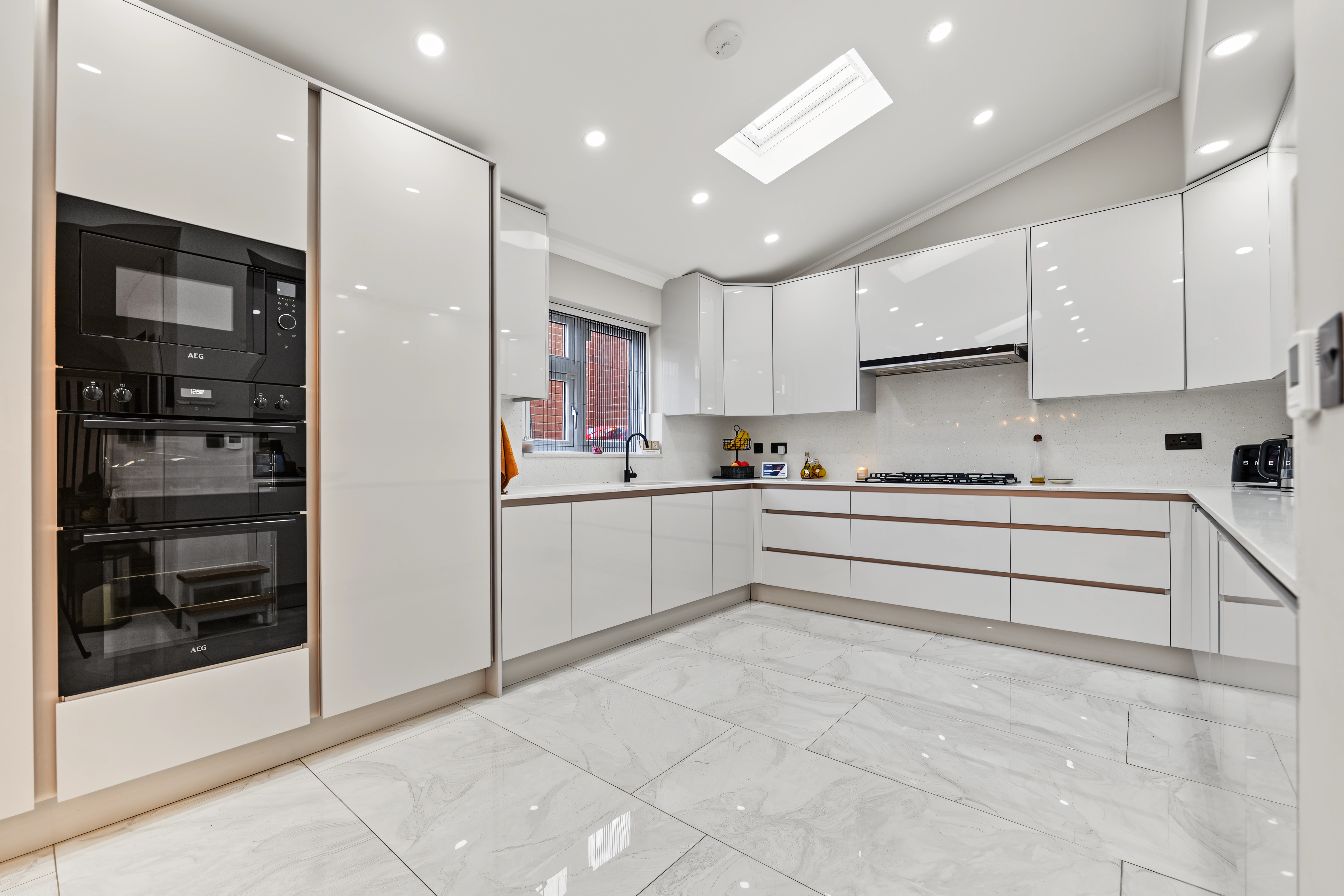 4 bedroom semi detached house for sale, Barmouth Avenue, Leicester, LE2