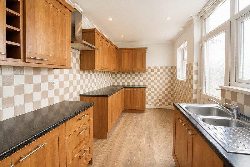 3 bedroom for sale, Grafton Road, Newport, NP19, photo 6 of 11