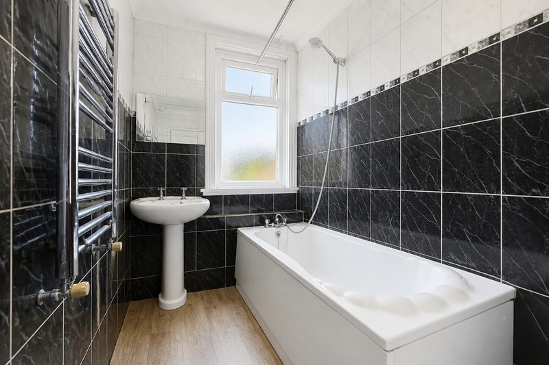3 bedroom for sale, Grafton Road, Newport, NP19, photo 10 of 11