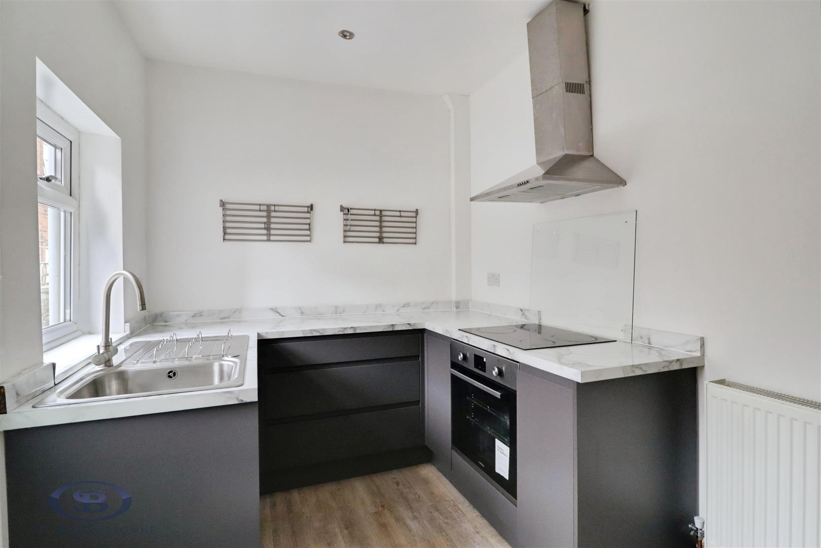 2 bedroom house for sale, Camm Street, Crewe, CW2, photo 2