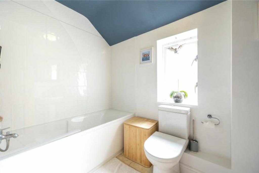 4 bedroom detached cottage for sale, Kingston House 4 Back Lane, Warwick, CV35