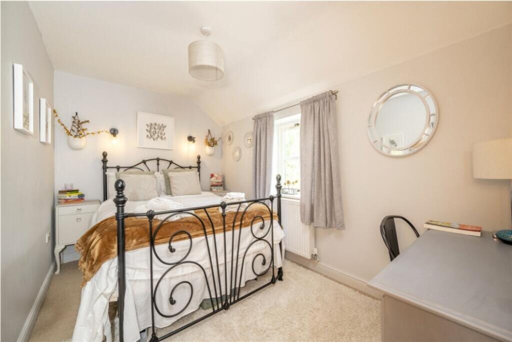 4 bedroom detached cottage for sale, Kingston House 4 Back Lane, Warwick, CV35