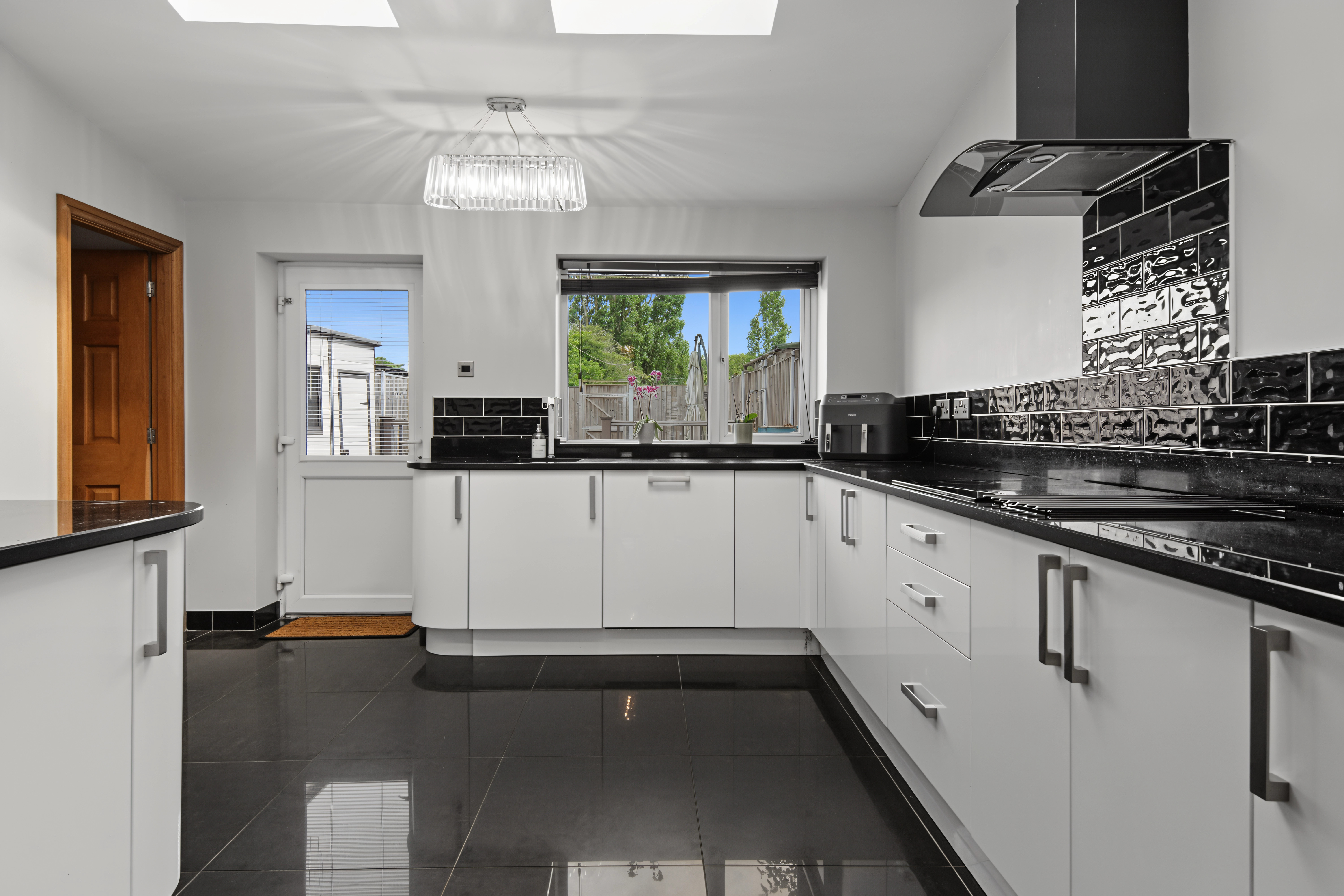 3 bedroom mid-terraced house for sale, Maudslay Road, Coventry, CV5, photo 2