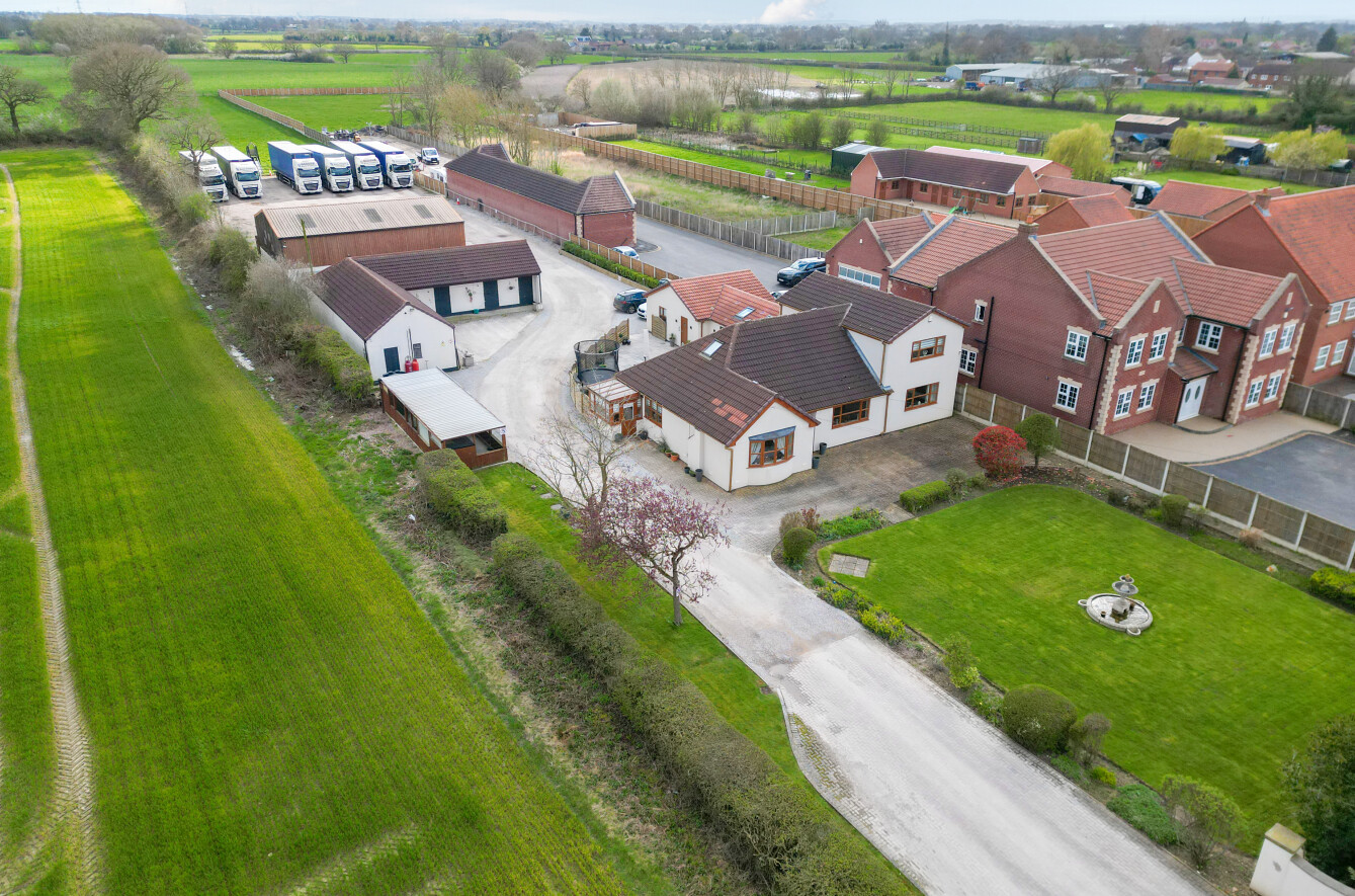 5 bedroom detached house for sale, Park Gate Farm Moss Road, Doncaster, DN6