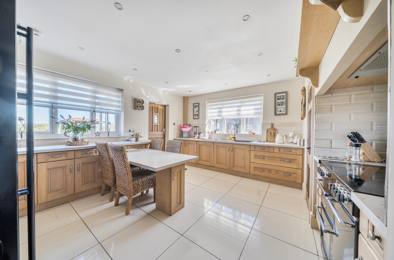 5 bedroom detached house for sale, Park Gate Farm Moss Road, Doncaster, DN6