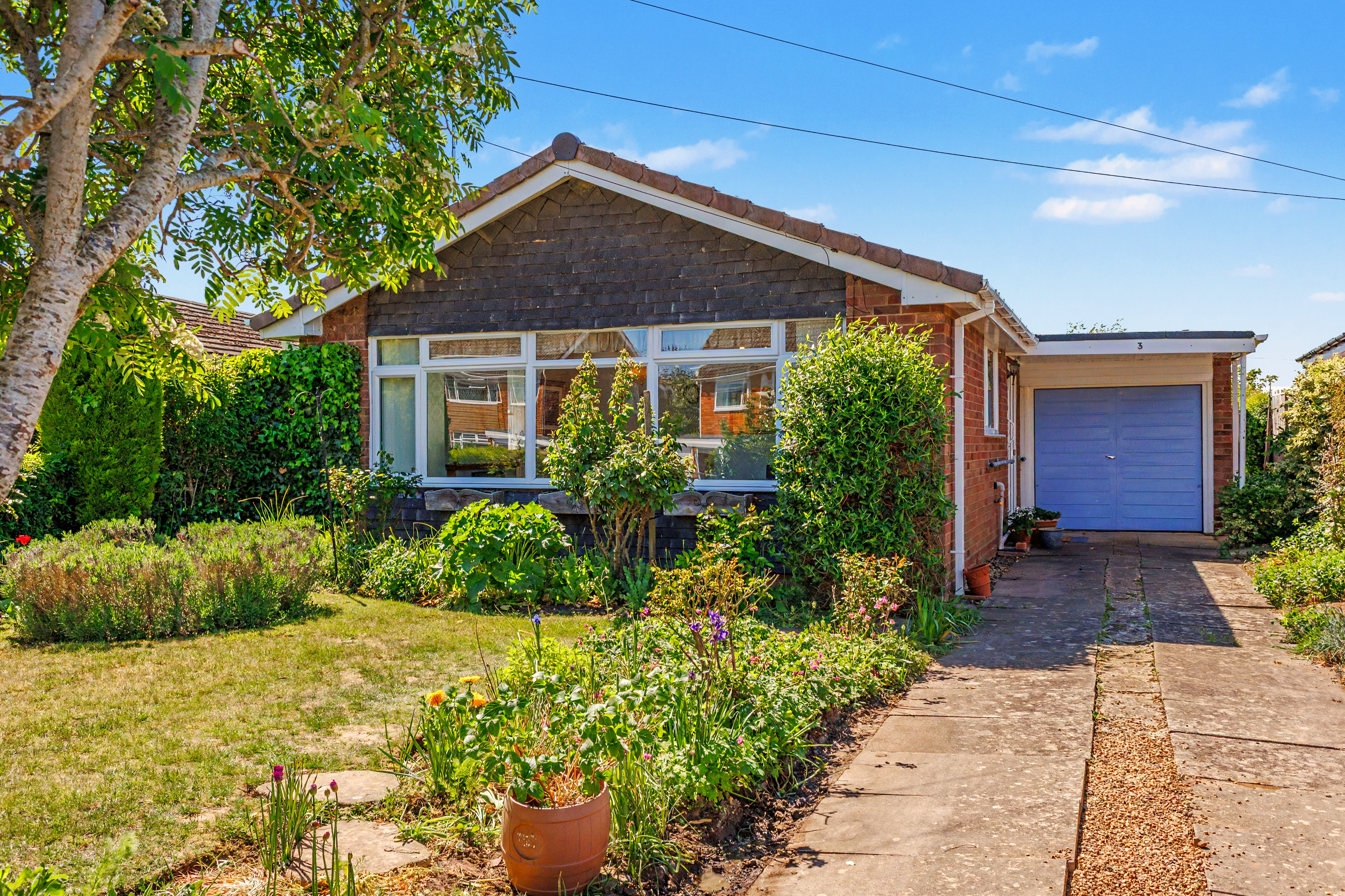 2 bedroom detached bungalow for sale, Manor Farm Road, Shipston-On-Stour, CV36