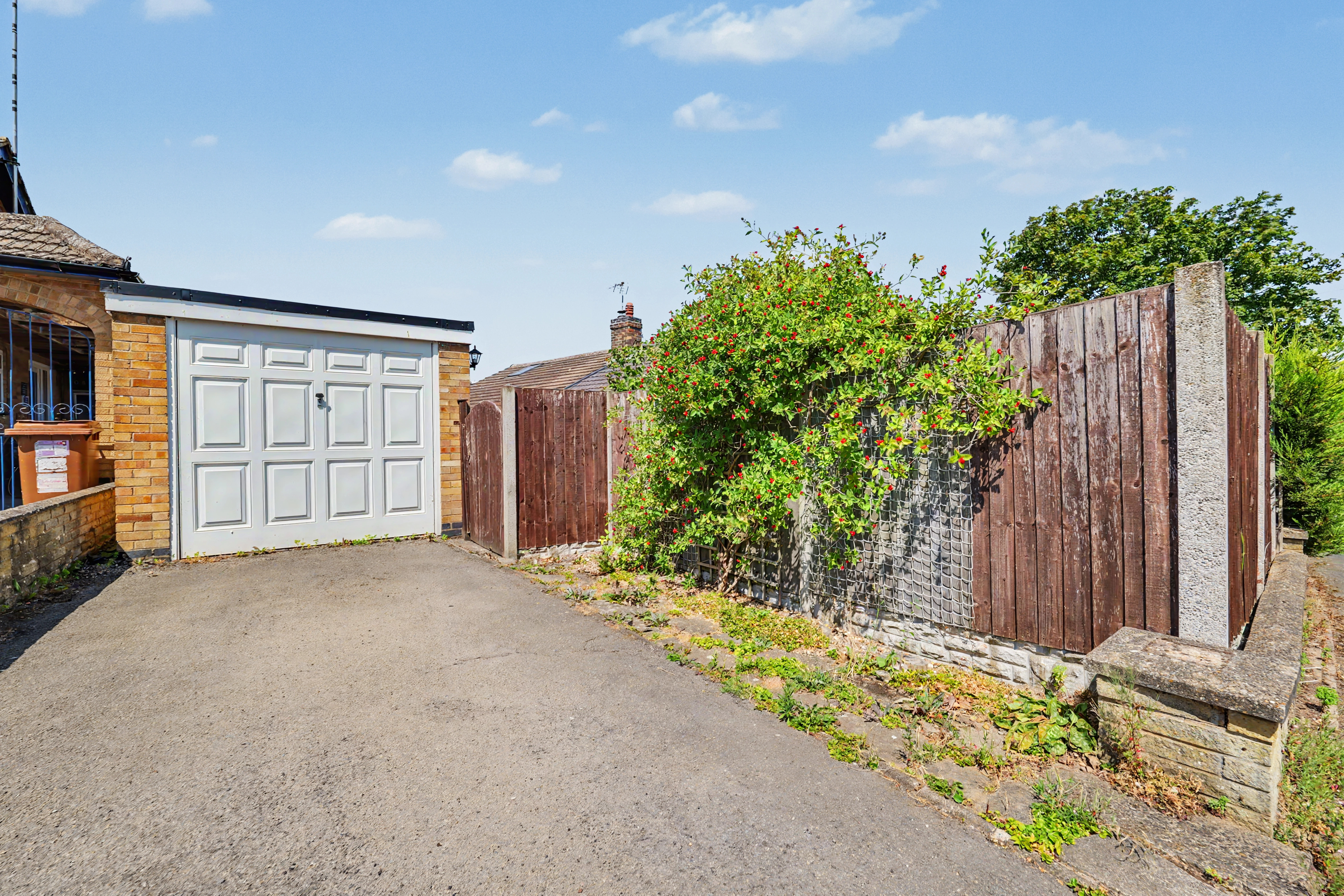 3 bedroom semi detached bungalow for sale, Roseway, Nuneaton, CV13
